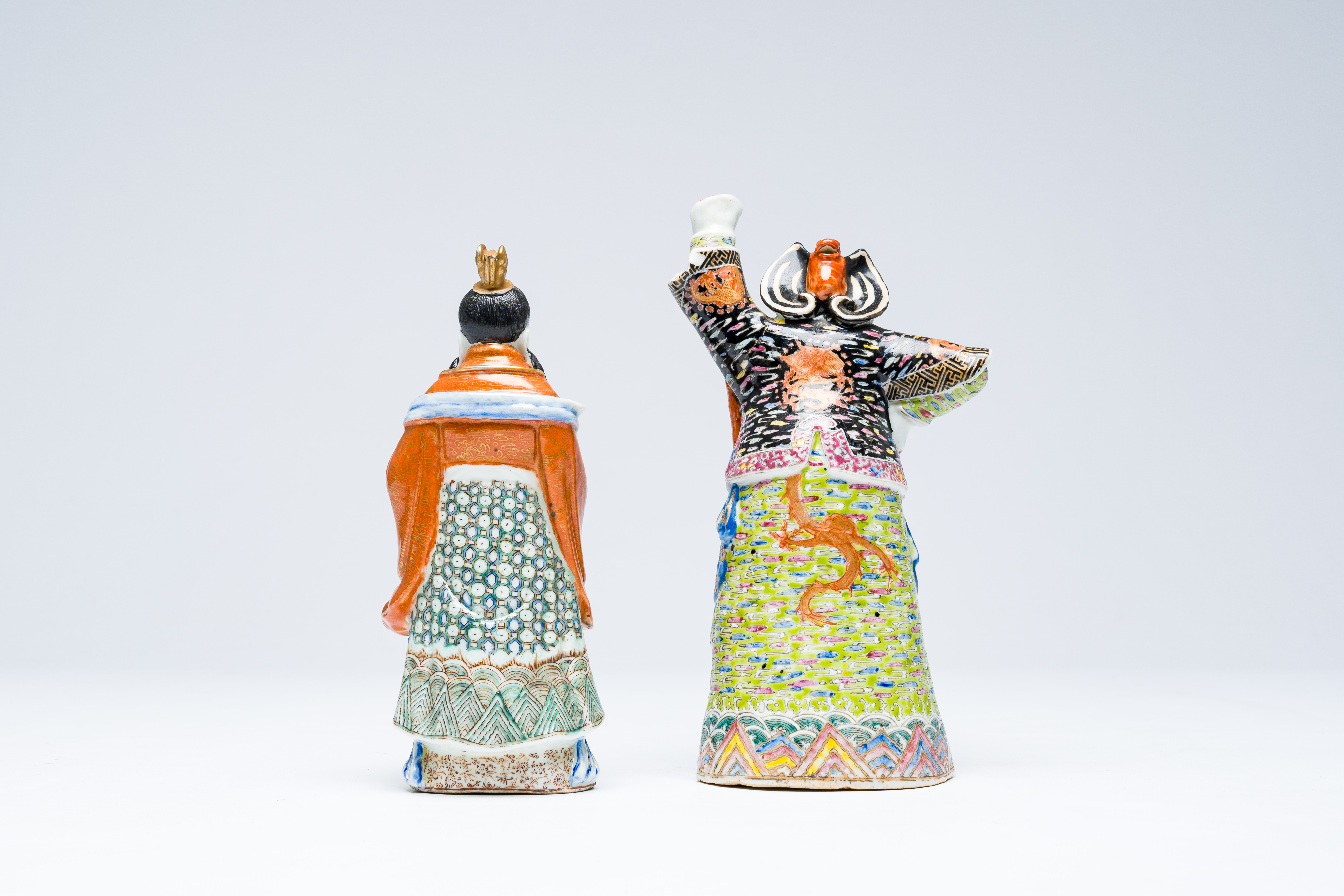 Two Chinese famille rose figures, 19th/20th C. - Image 4 of 7