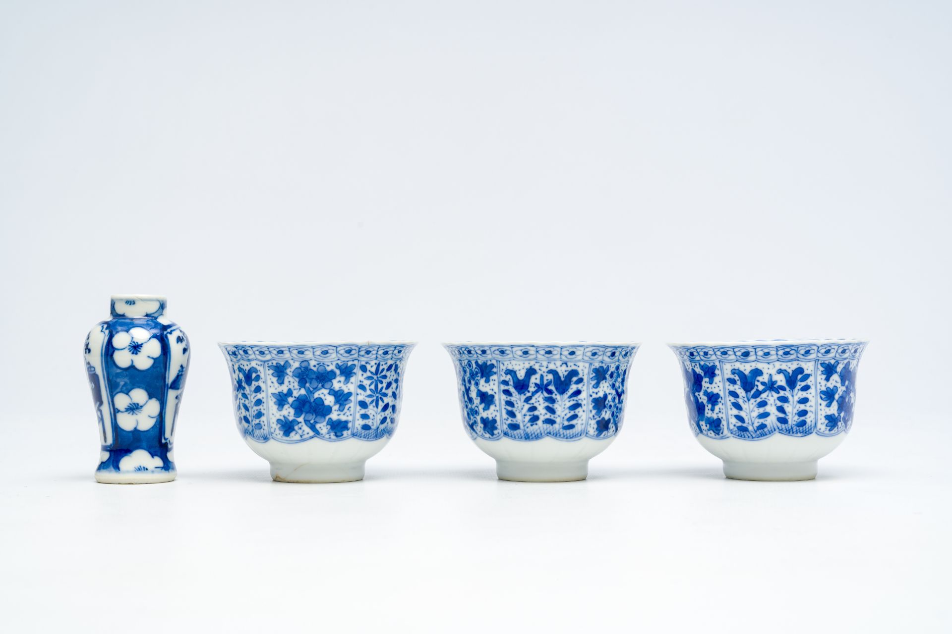 A varied collection of Chinese blue and white porcelain, Kangxi and later - Image 9 of 13