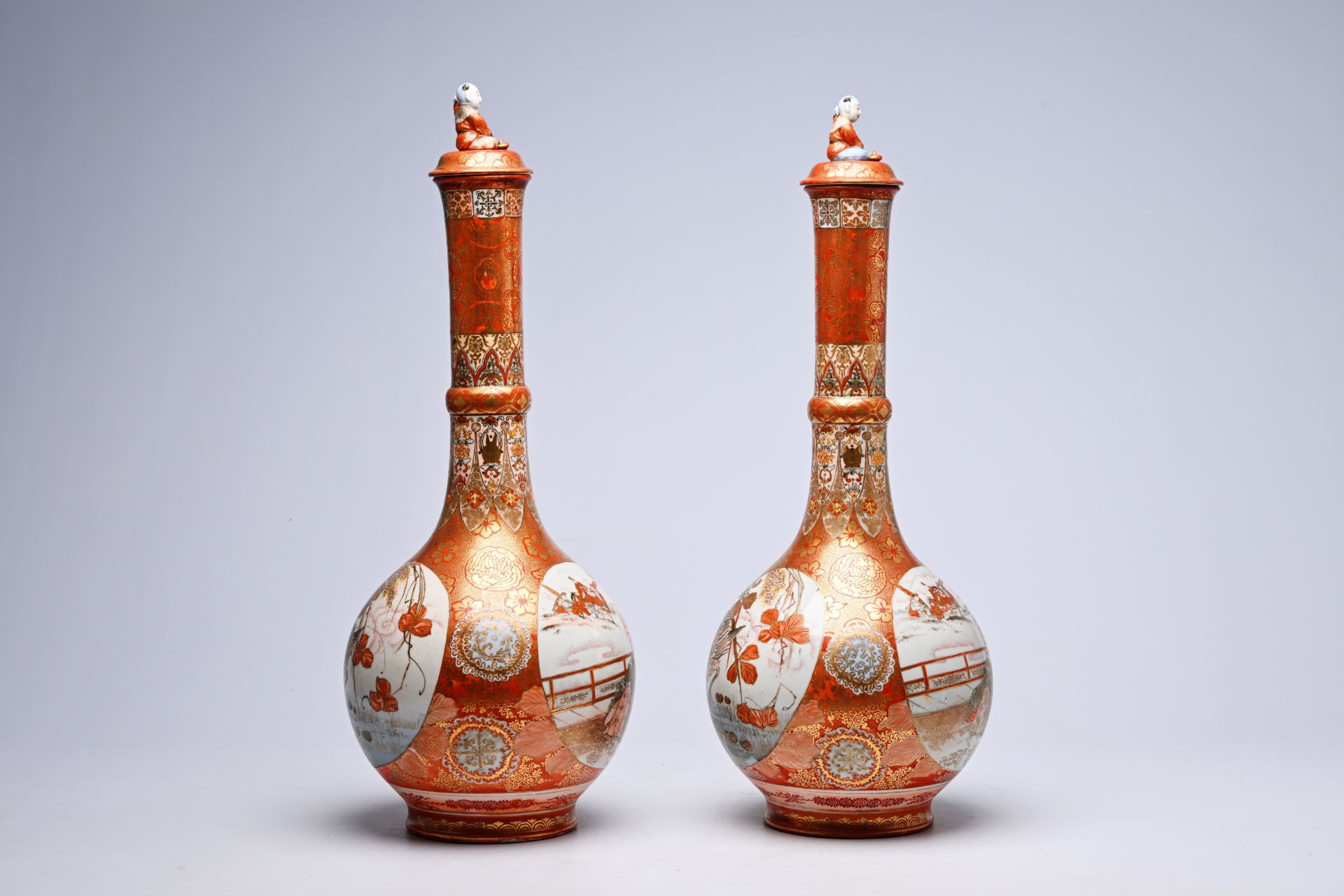 A pair of Japanese Kutani bottle-shaped vases and covers with a coot among blossoming branches and f - Image 4 of 11