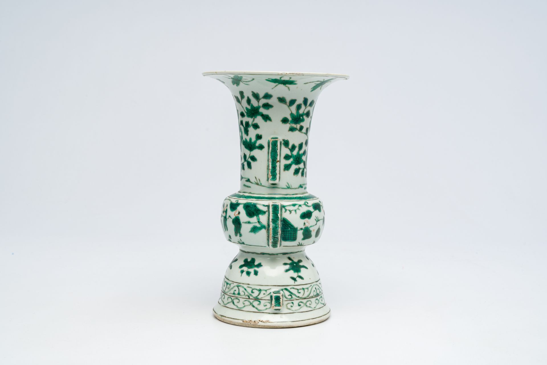 A Chinese famille verte 'zun' vase, 19th C. - Image 4 of 6