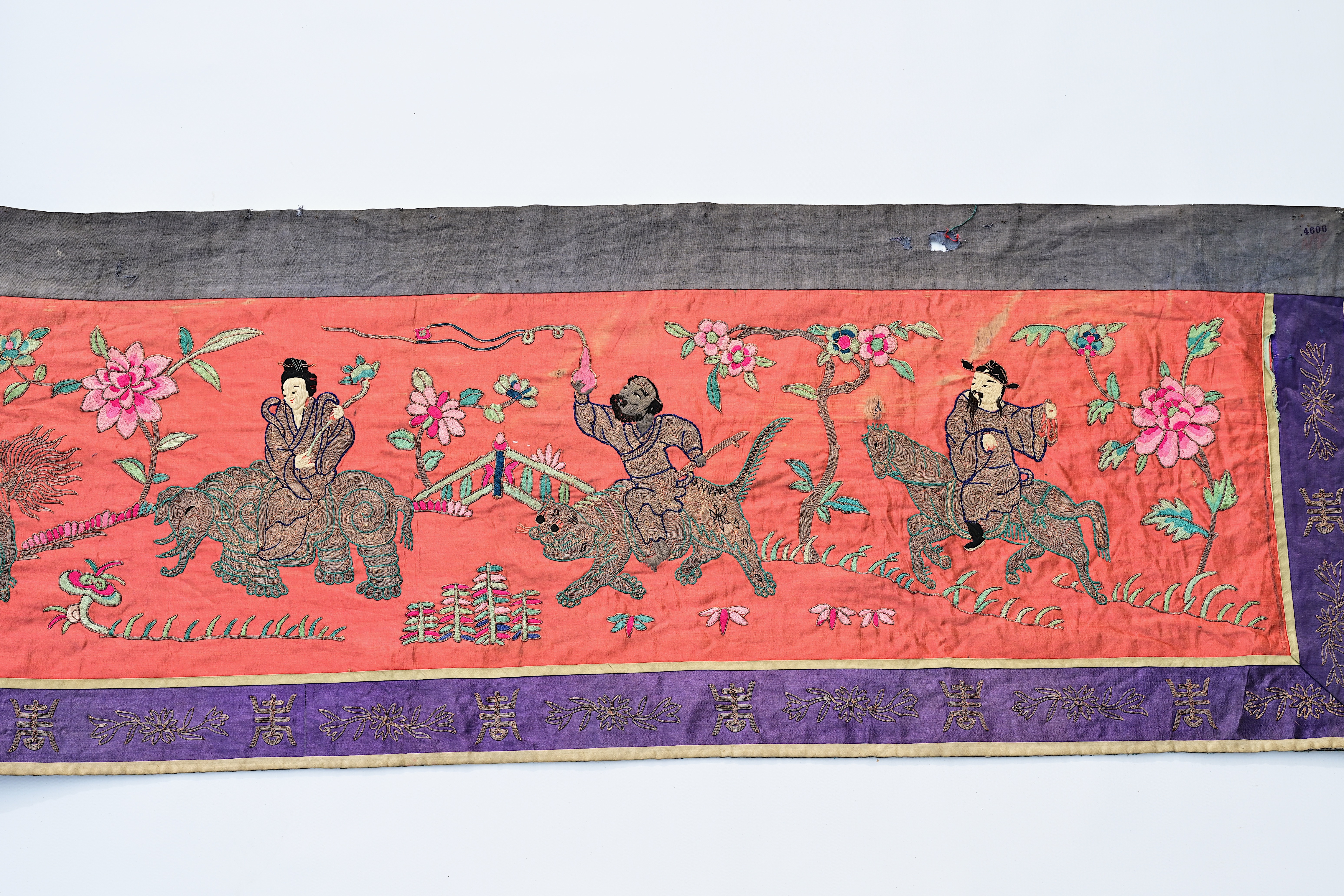 A long Chinese horizontal silk embroidered 'Eight Immortals' altar cloth with silver thread, 19th C. - Image 5 of 13