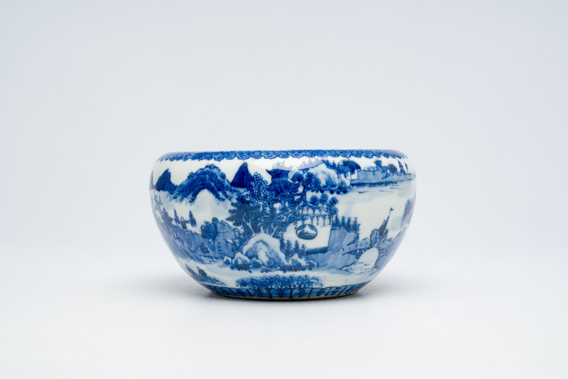 A varied collection of Chinese blue and white porcelain, 19th/20th C. - Bild 19 aus 30