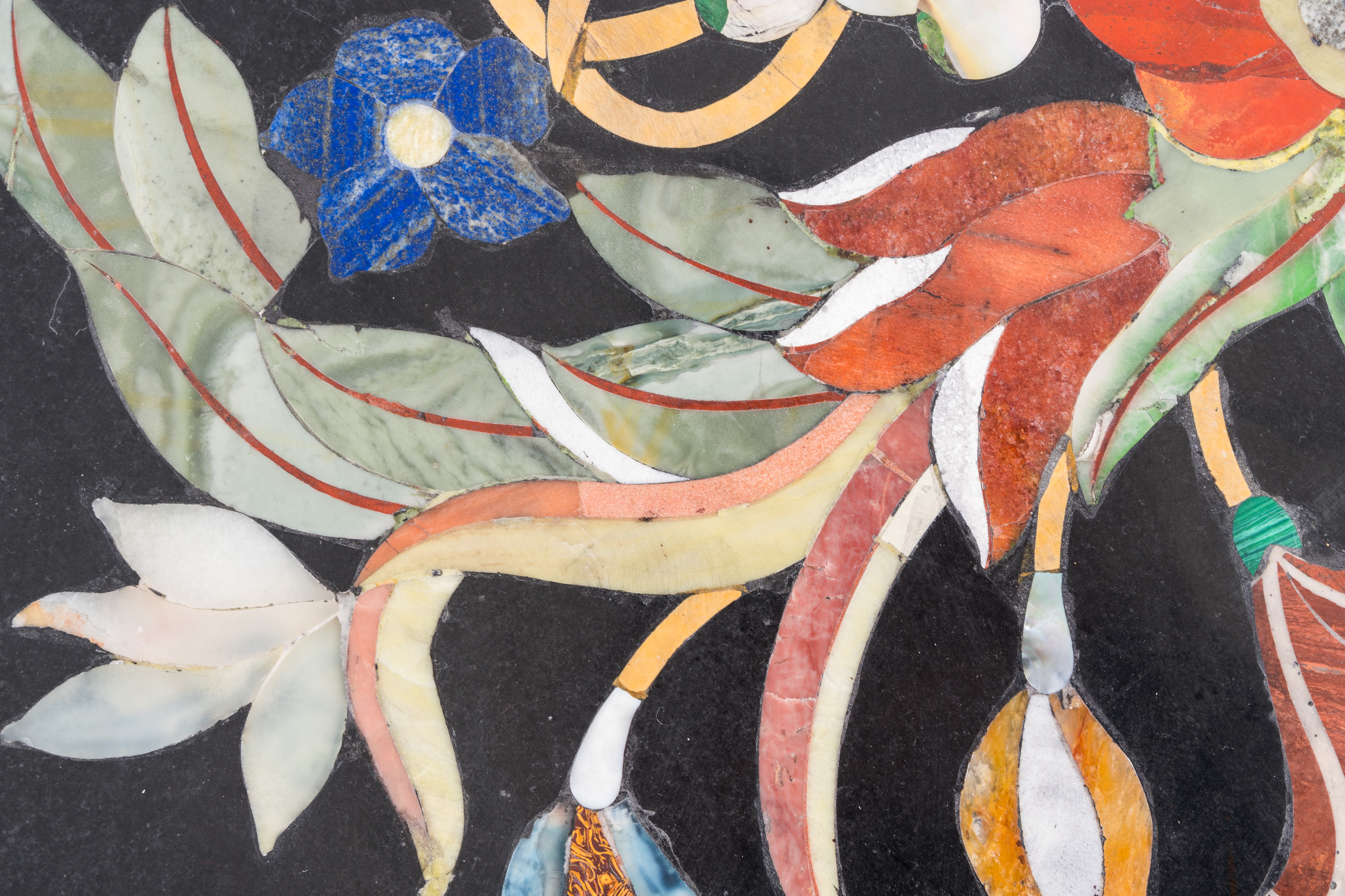 A large round Italian pietra dura table top with floral design, 20th C. - Image 5 of 5