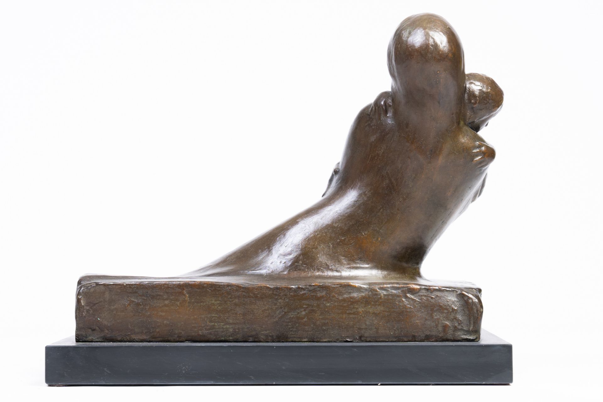 George Minne (1866-1941): 'L'extase maternelle' or 'Maternite', brown patinated bronze on a natural - Bild 4 aus 7