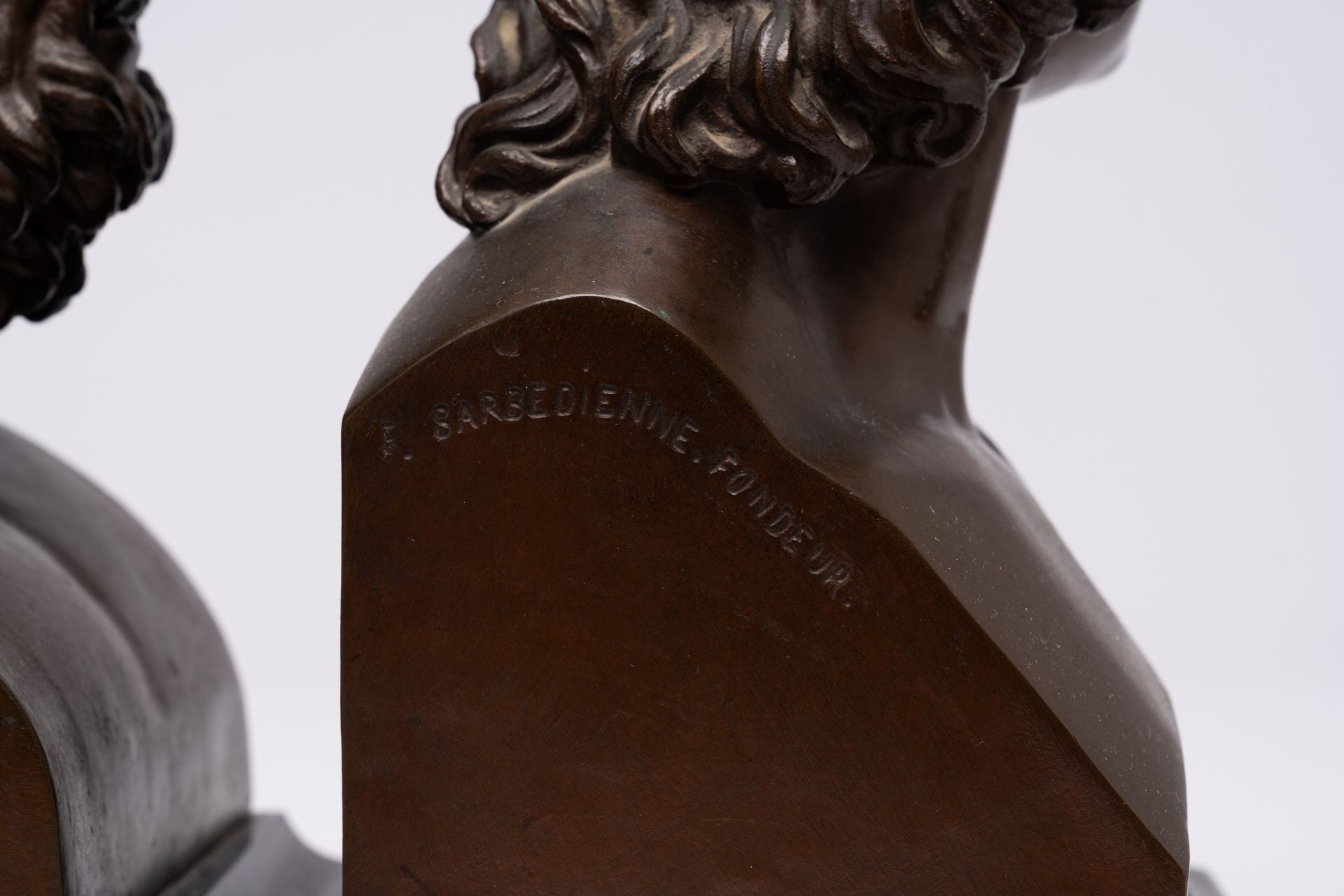 French school: Two busts after the antique, a.o. Homer, patinated bronze on a black marble base, fou - Bild 12 aus 14