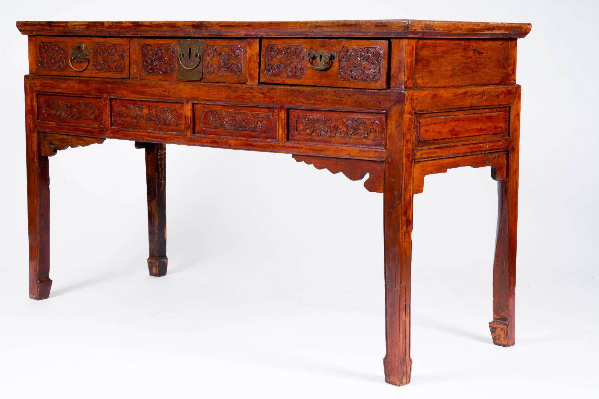 A Chinese wood wall console with 'Bajixiang' design, 19th/20th C. - Bild 4 aus 7