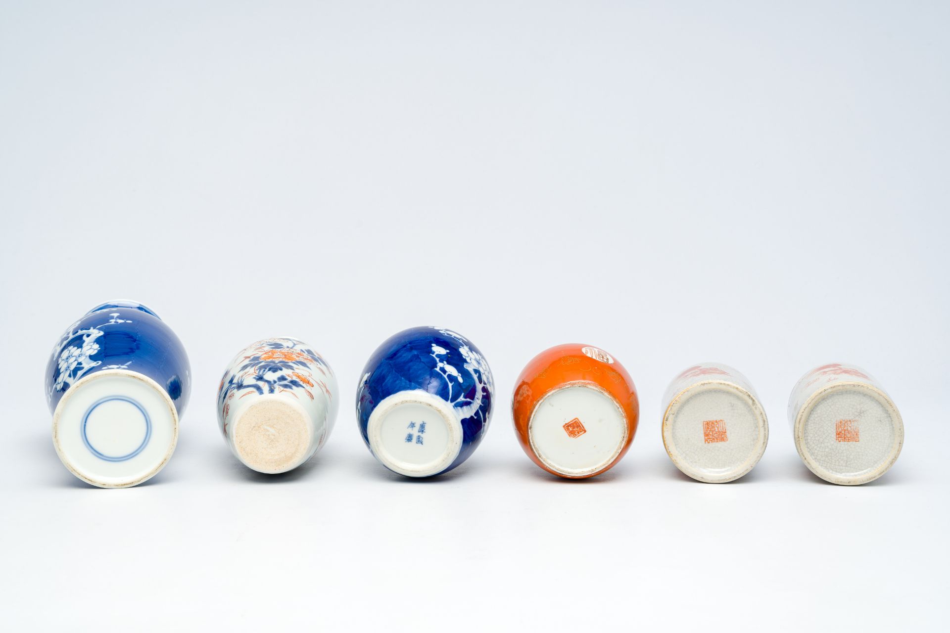 A varied collection of Chinese blue and white and iron-red porcelain, 19th/20th C. - Bild 7 aus 7