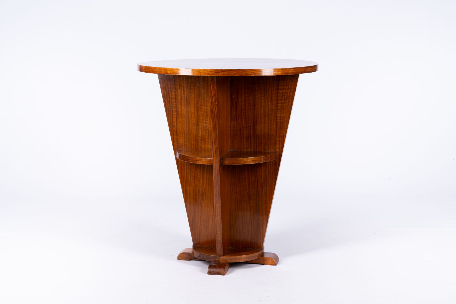 A round veneered wood two tier Art Deco side table, 20th C. - Image 2 of 7