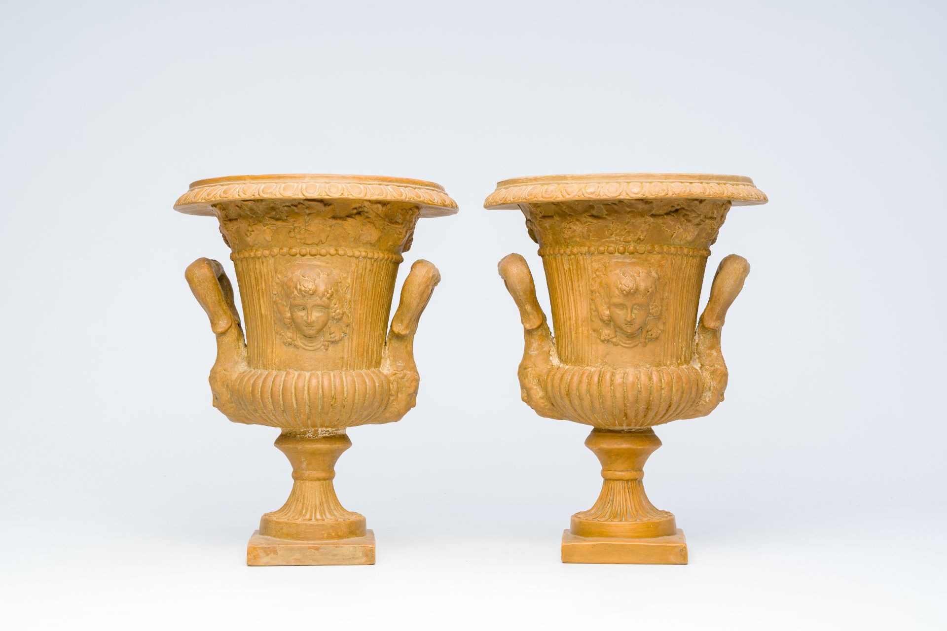 A pair of French terracotta 'Medici' vases, 19th/20th C. - Image 2 of 7