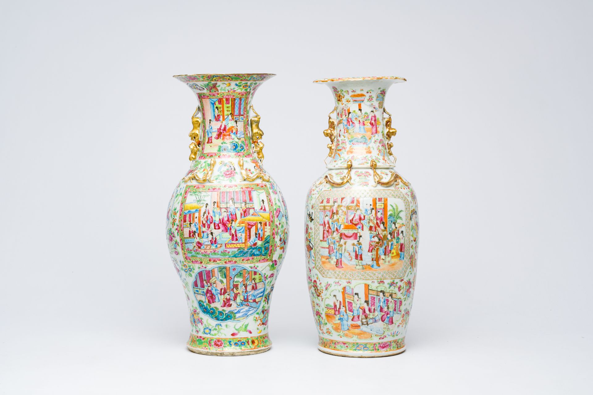 Two Chinese Canton famille rose vases with palace scenes and floral design, 19th C. - Bild 2 aus 9