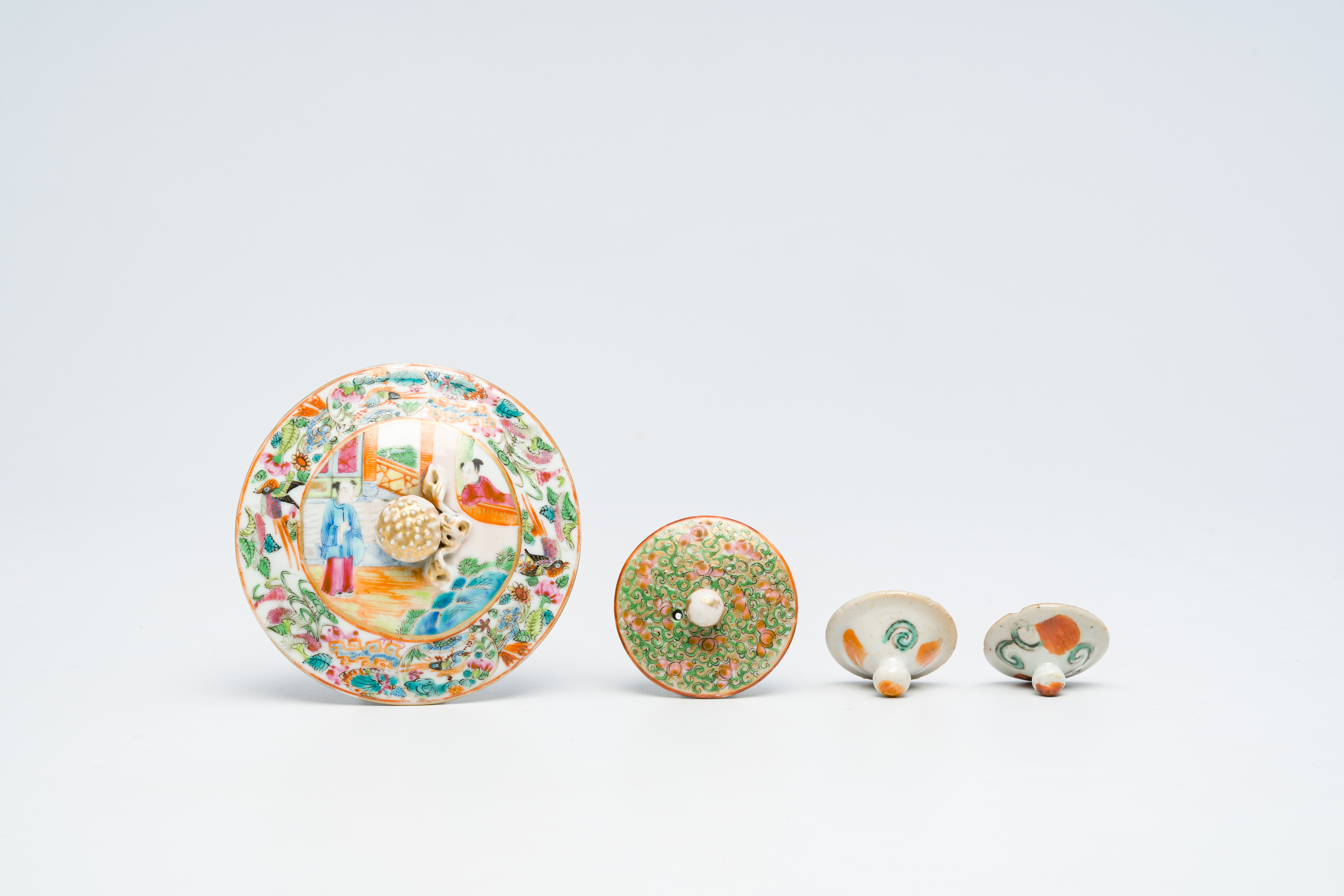 A varied collection of Chinese famille rose and Canton famille rose porcelain with floral design and - Image 10 of 11