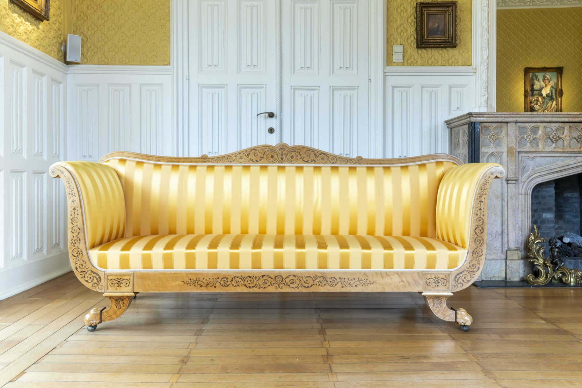 A 13-piece Biedermeier salon set comprising 3 sofas, 8 chairs and 2 footstools with yellow silk upho - Bild 22 aus 34