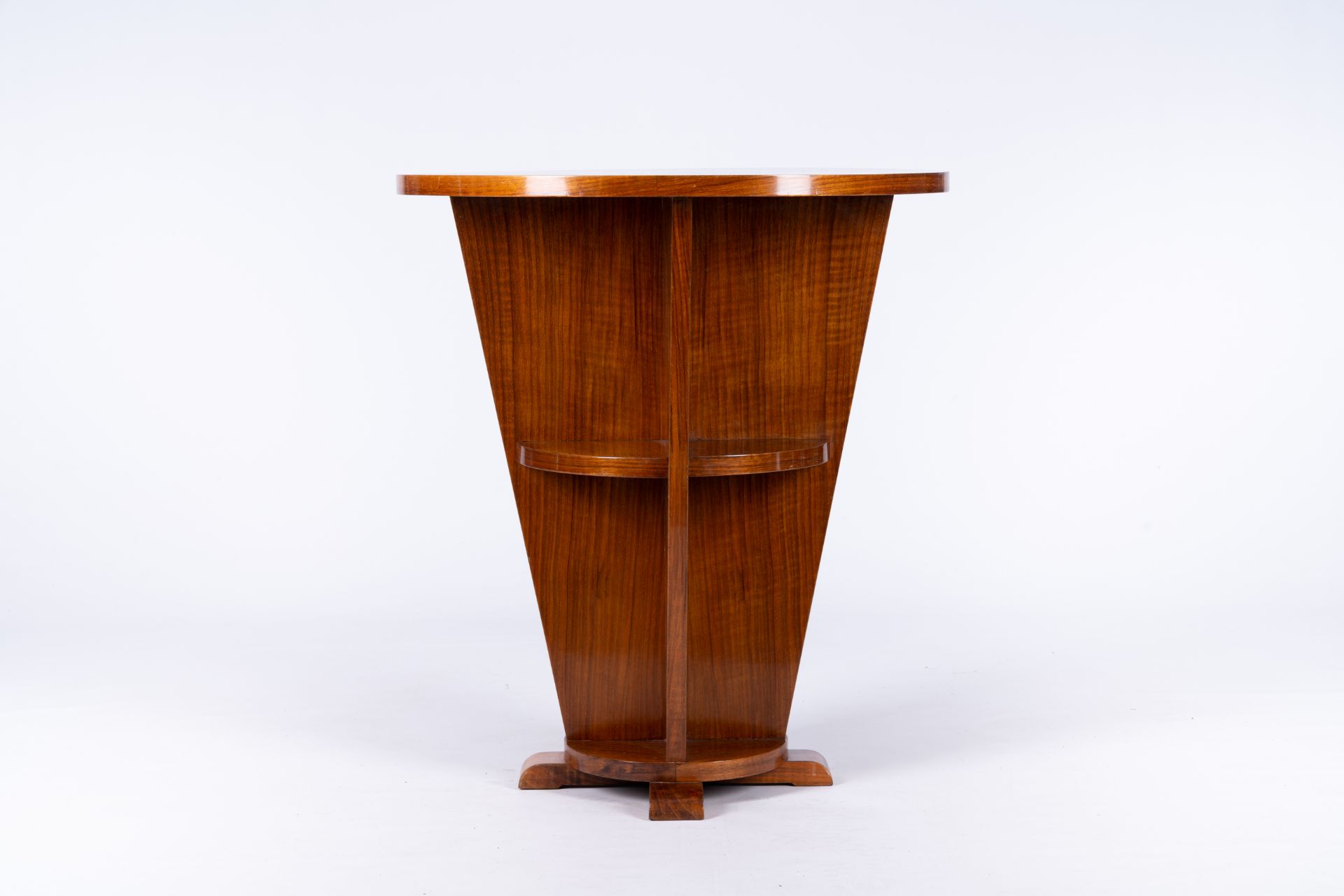 A round veneered wood two tier Art Deco side table, 20th C. - Image 3 of 7