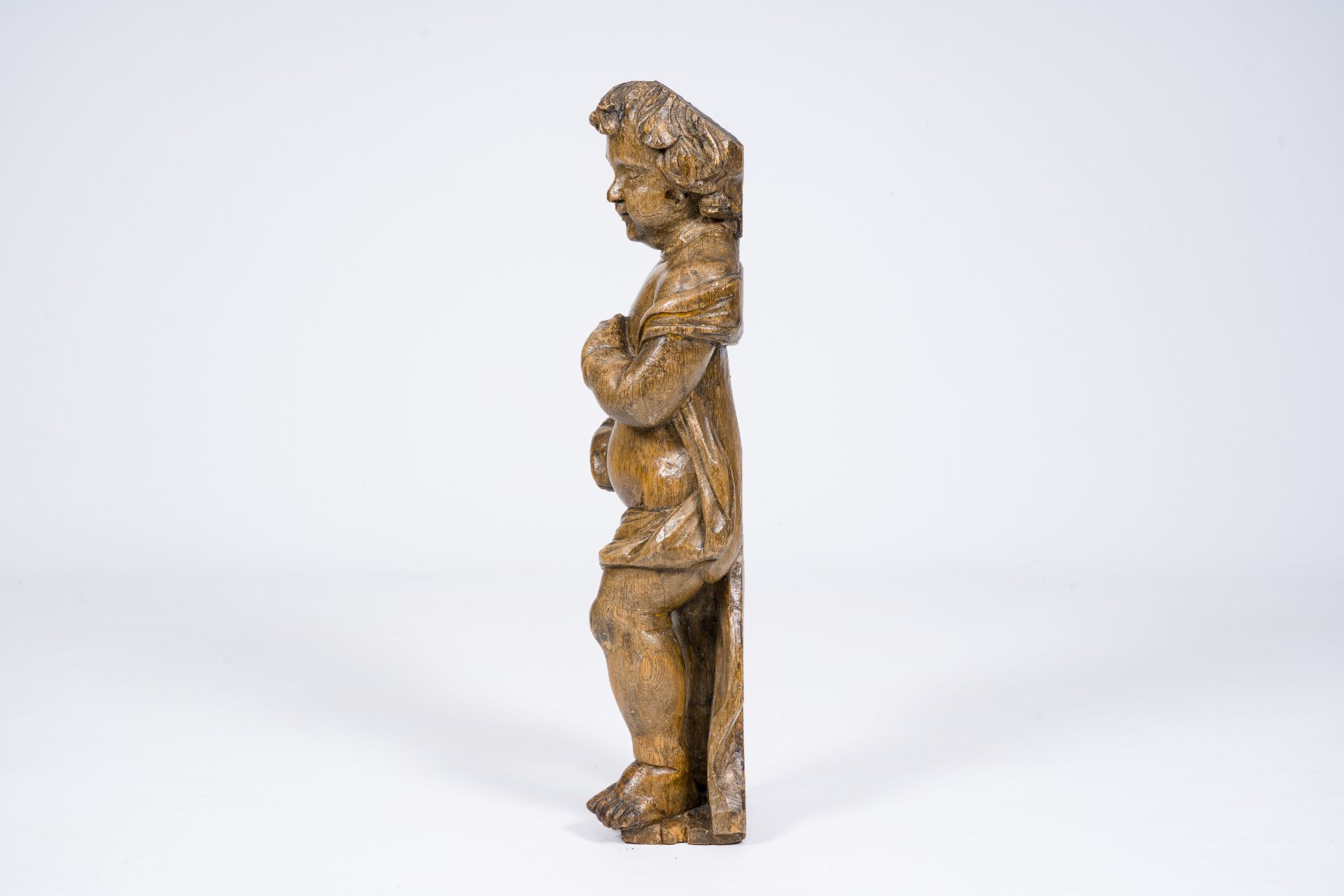 A Flemish carved wood putto, 18th C. - Image 3 of 7