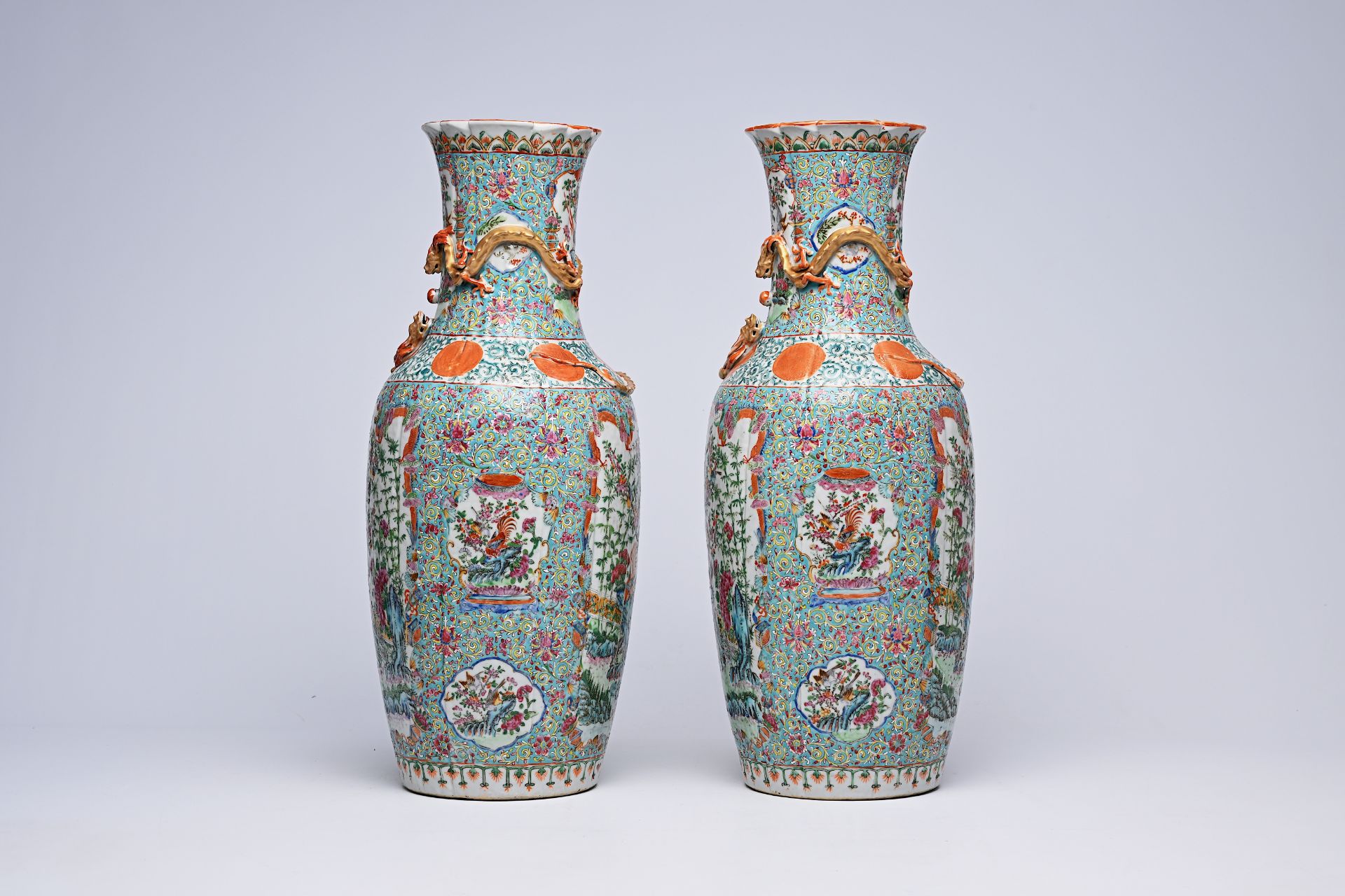 A pair of Chinese Canton famille rose turquoise ground vases with birds among blossoming branches, 1 - Bild 3 aus 8