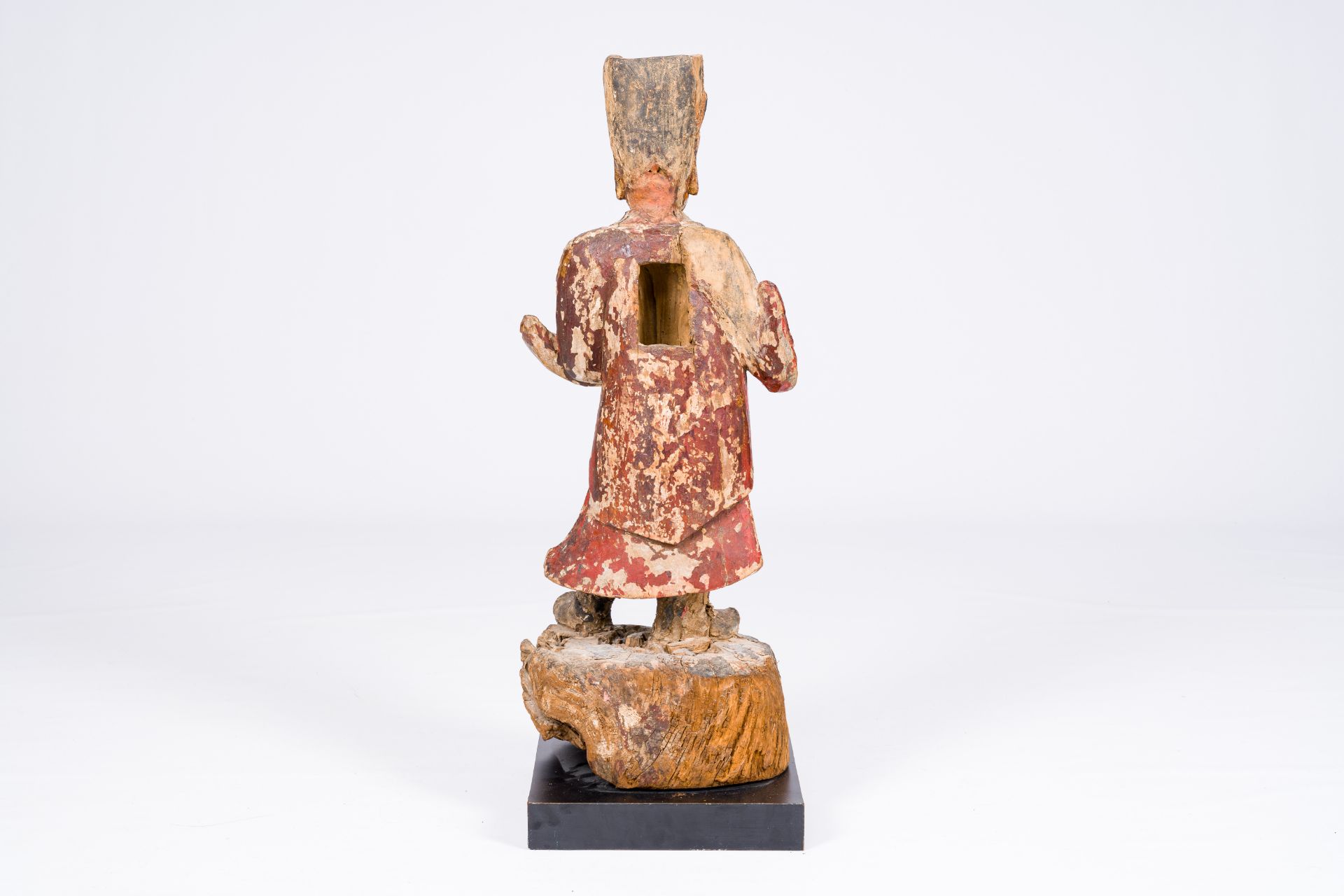 A Chinese gilt and polychromed wood sculpture of a guardian, Qing - Image 3 of 6