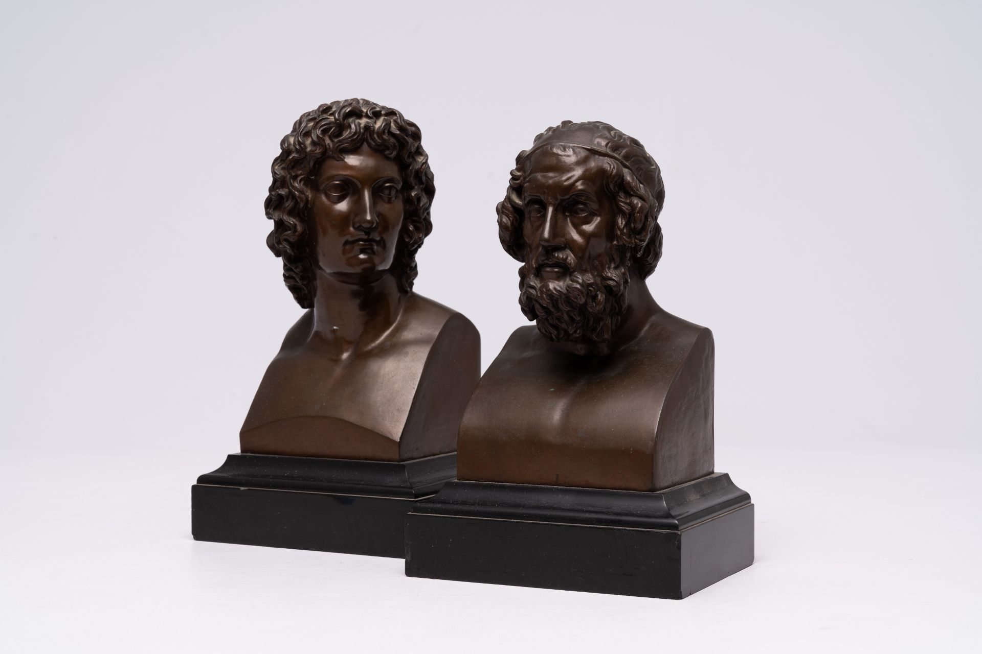 French school: Two busts after the antique, a.o. Homer, patinated bronze on a black marble base, fou - Image 2 of 14