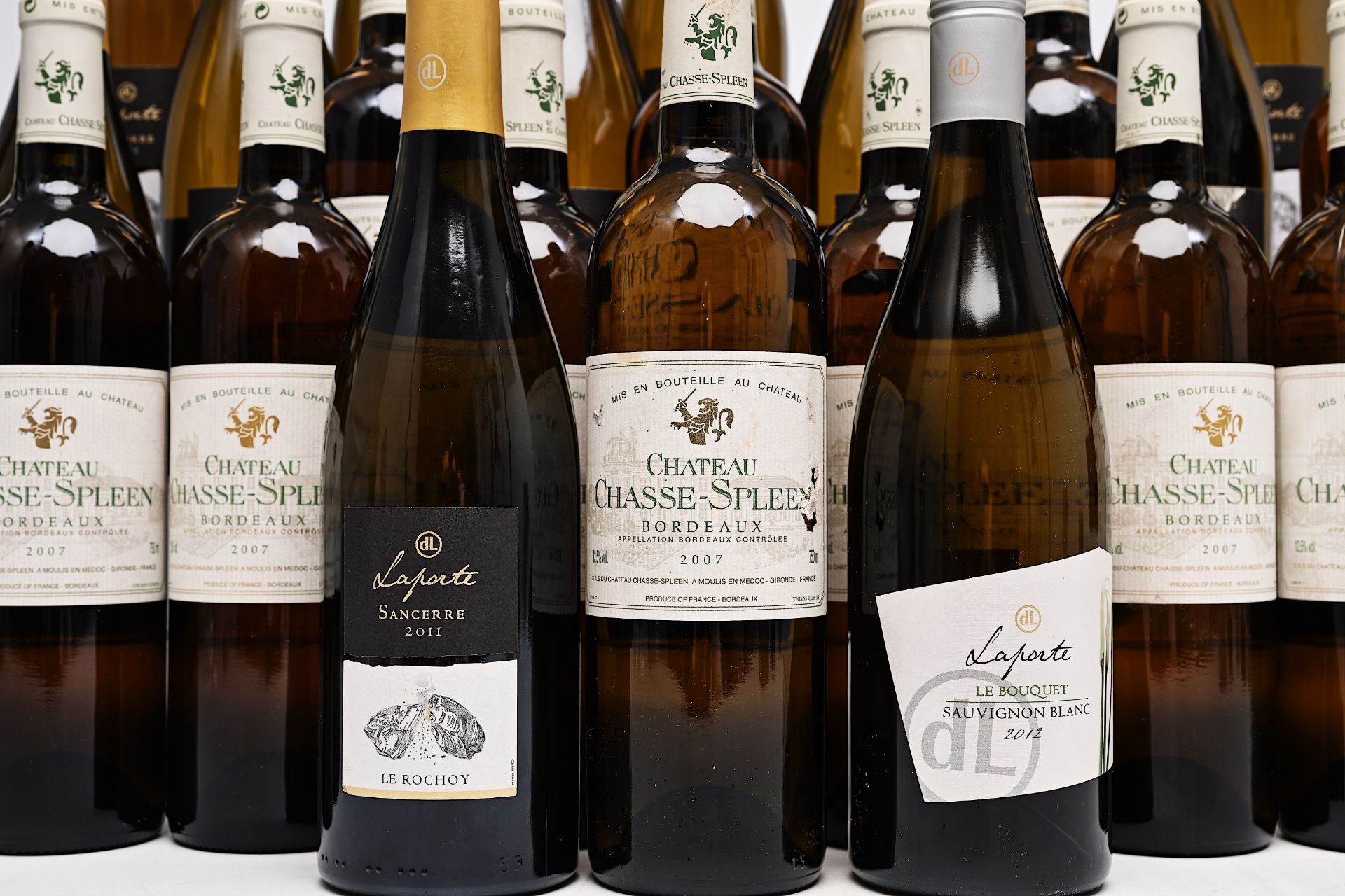 Fifteen bottles of Chateau Chasse-Spleen Bordeaux, eleven bottles of Laporte Sancerre Le Rochoy and - Image 3 of 6