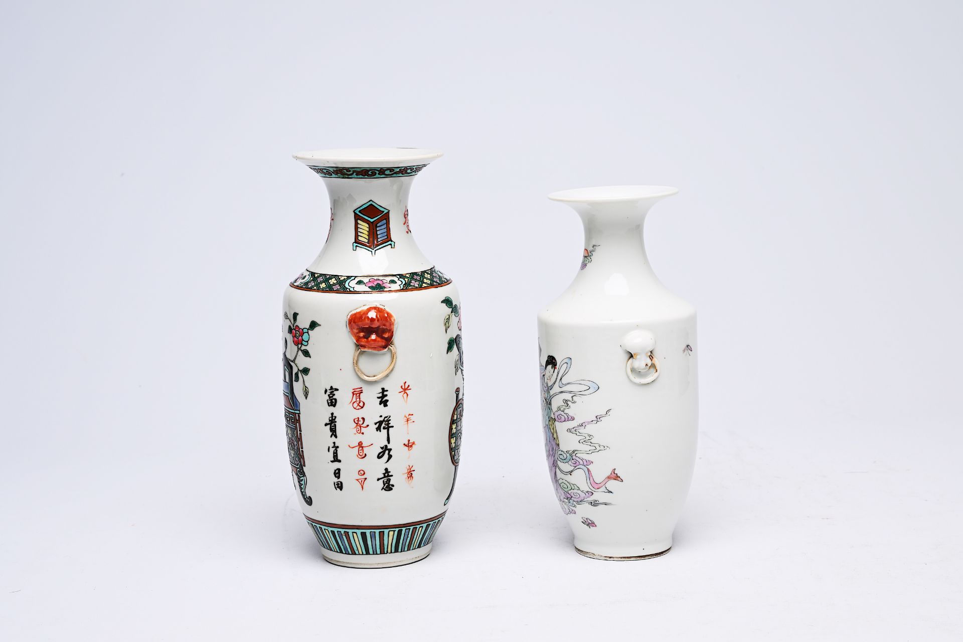 Two Chinese famille rose vases and three cases with ink stones, 19th/20th C. - Image 8 of 29