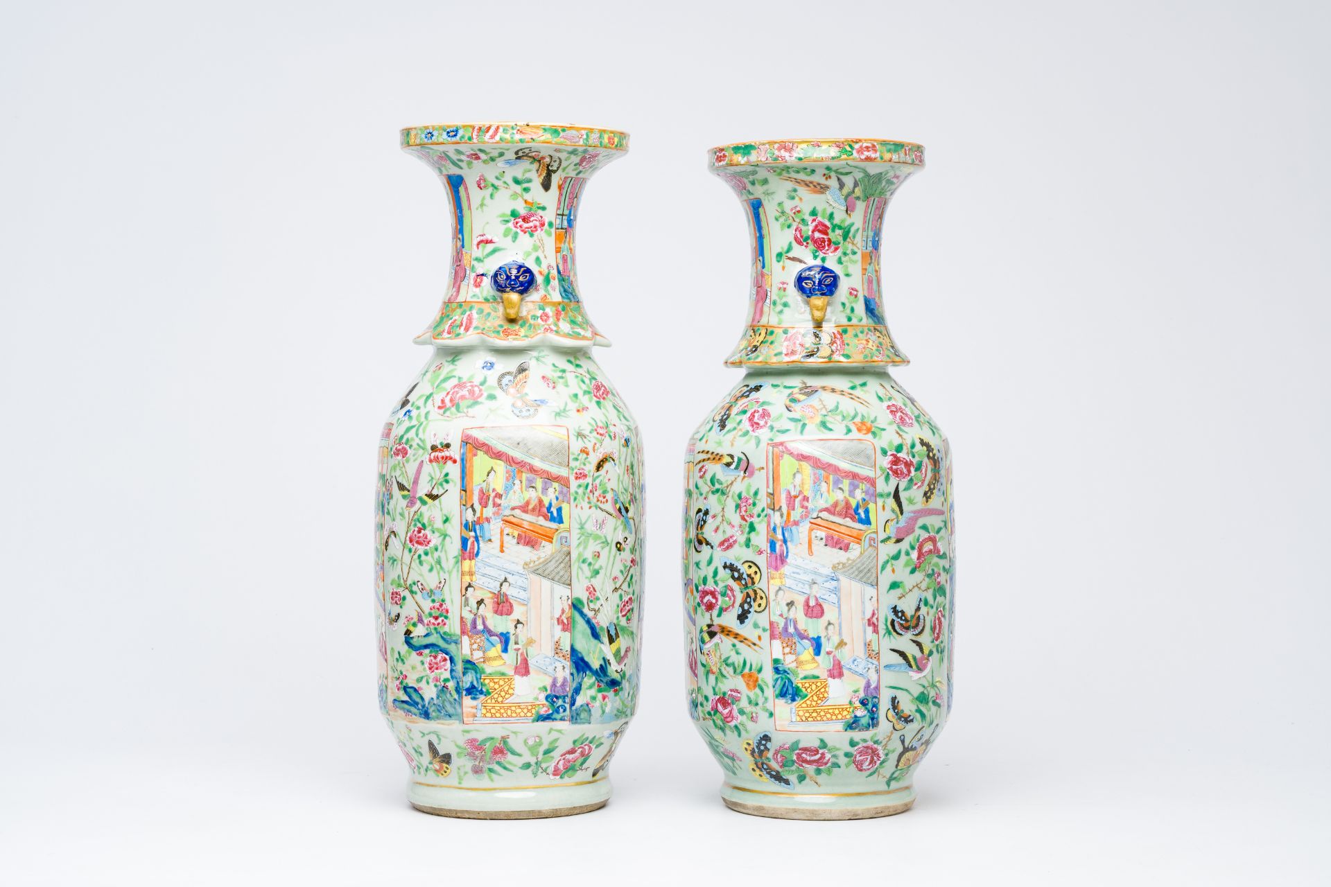 Two Chinese Canton famille rose celadon ground vases with palace scenes and birds and butterflies am - Bild 4 aus 6