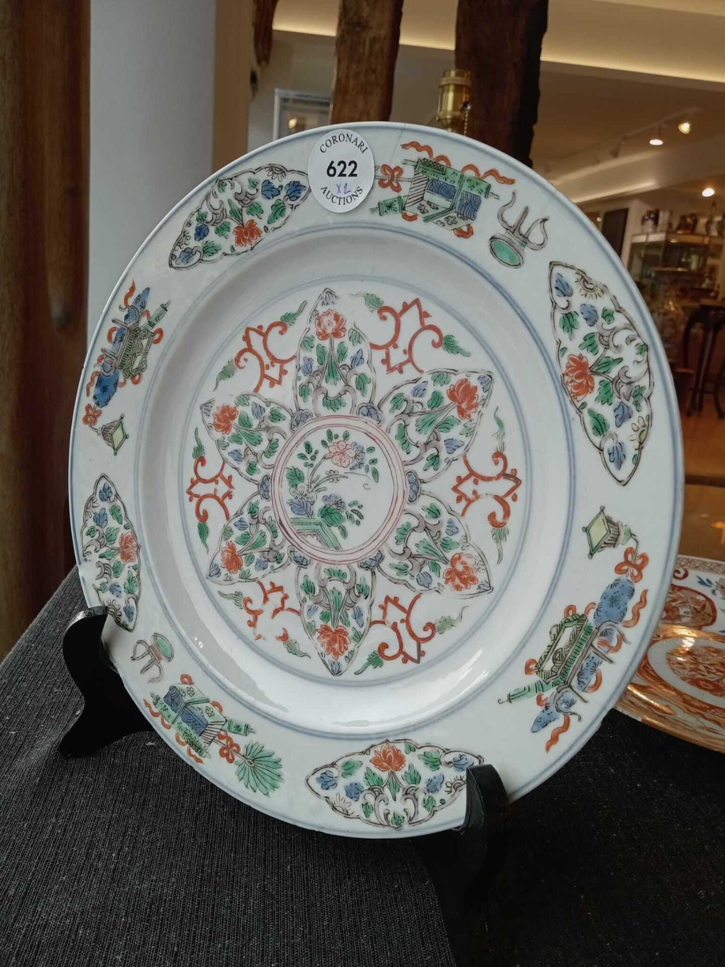 Two Chinese famille verte and iron-red plates with floral design, Kangxi/Yongzheng - Bild 4 aus 16