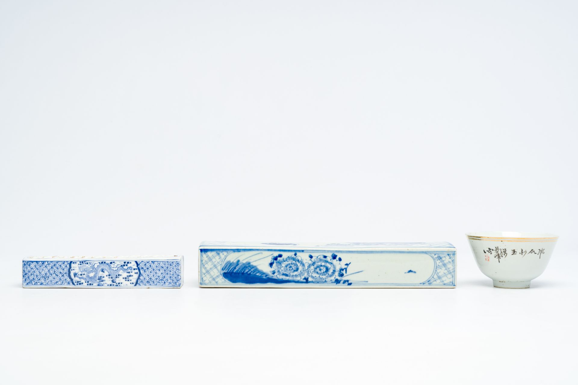 A varied collection of Chinese blue and white, famille rose and verte porcelain, Kangxi and later - Image 9 of 19