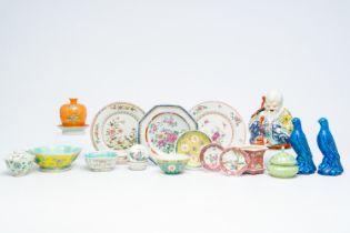 A varied collection of Chinese famille rose, qianjiang cai and monochrome porcelain, Qianlong and la