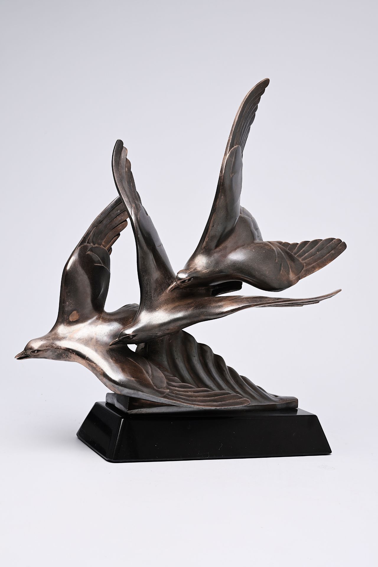 Alexandre Kelety (1874-1940): Seagulls, silver-plated bronze on a black marble base, foundry mark 'E - Bild 14 aus 14