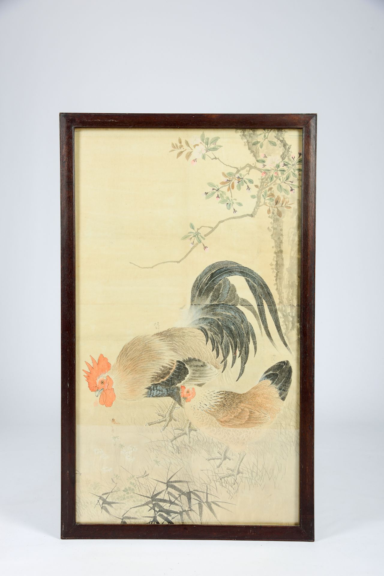 Chinese school: A rooster and a chicken, print and watercolour, 20th C. - Bild 2 aus 5