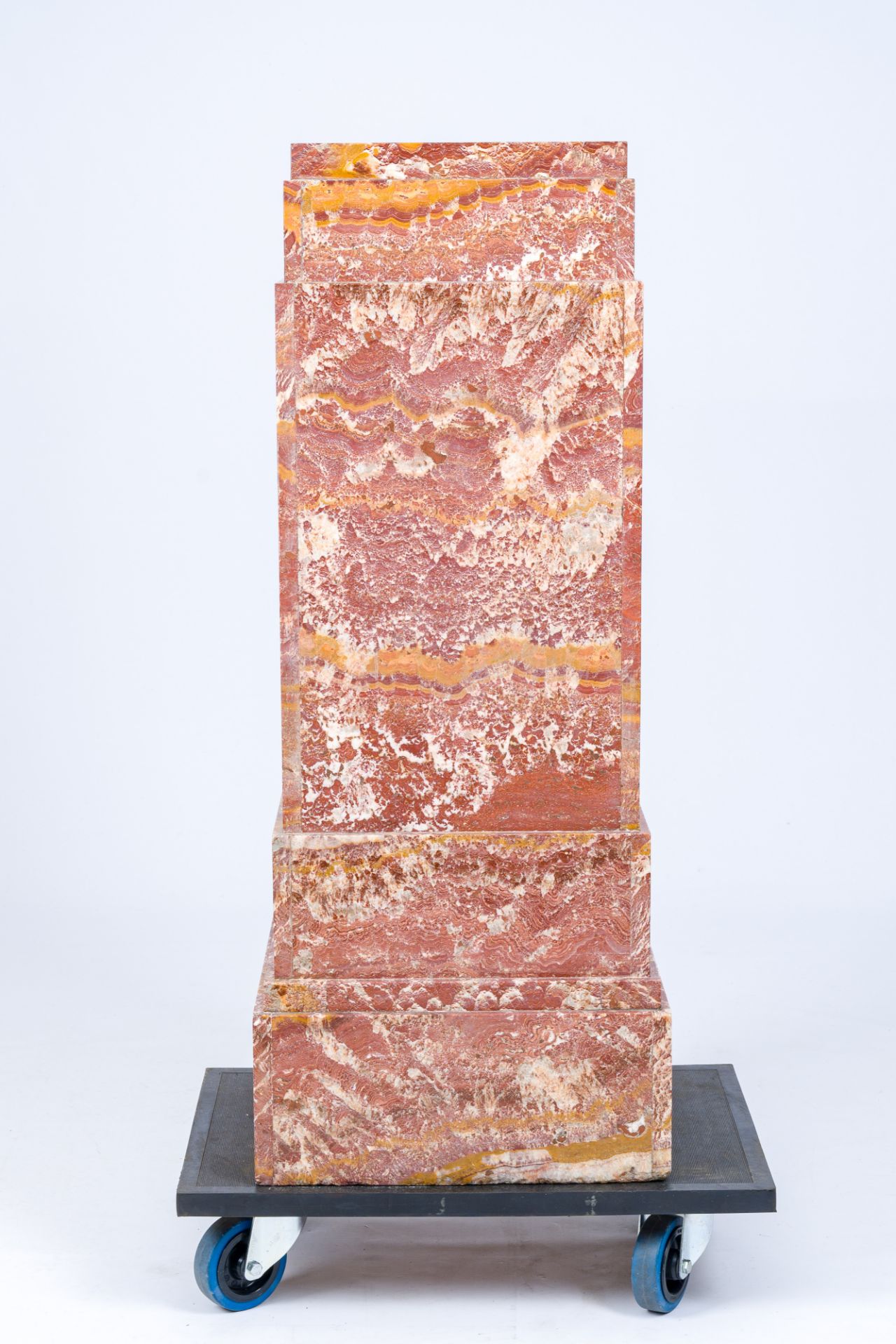 An impressive Belgian red marble Art Deco pedestal, Belgium, ca. 1925 - Image 4 of 6