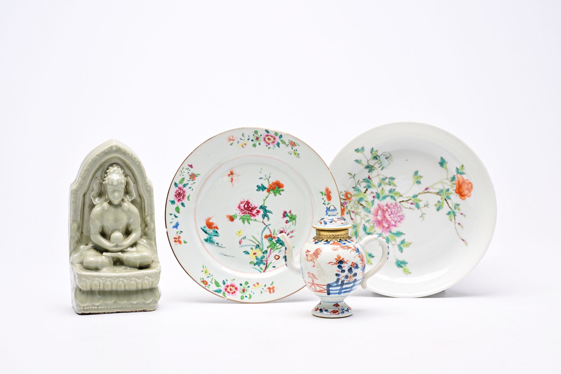 A Chinese Imari style teapot, two famille rose plates with floral design and a celadon 'Buddha' figu - Bild 2 aus 6