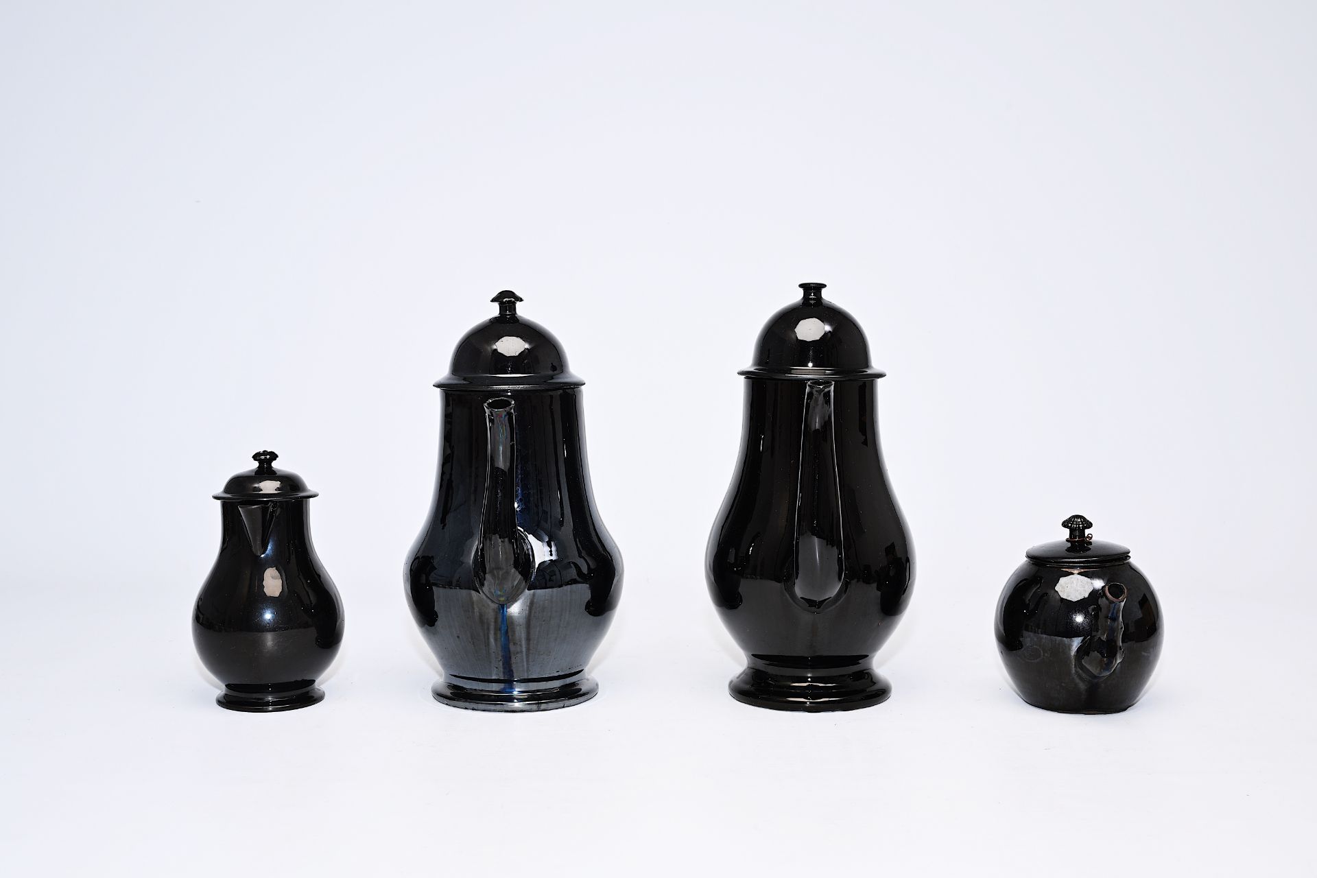 A varied collection black glazed Namur earthenware, 18th/19th C. - Image 5 of 13