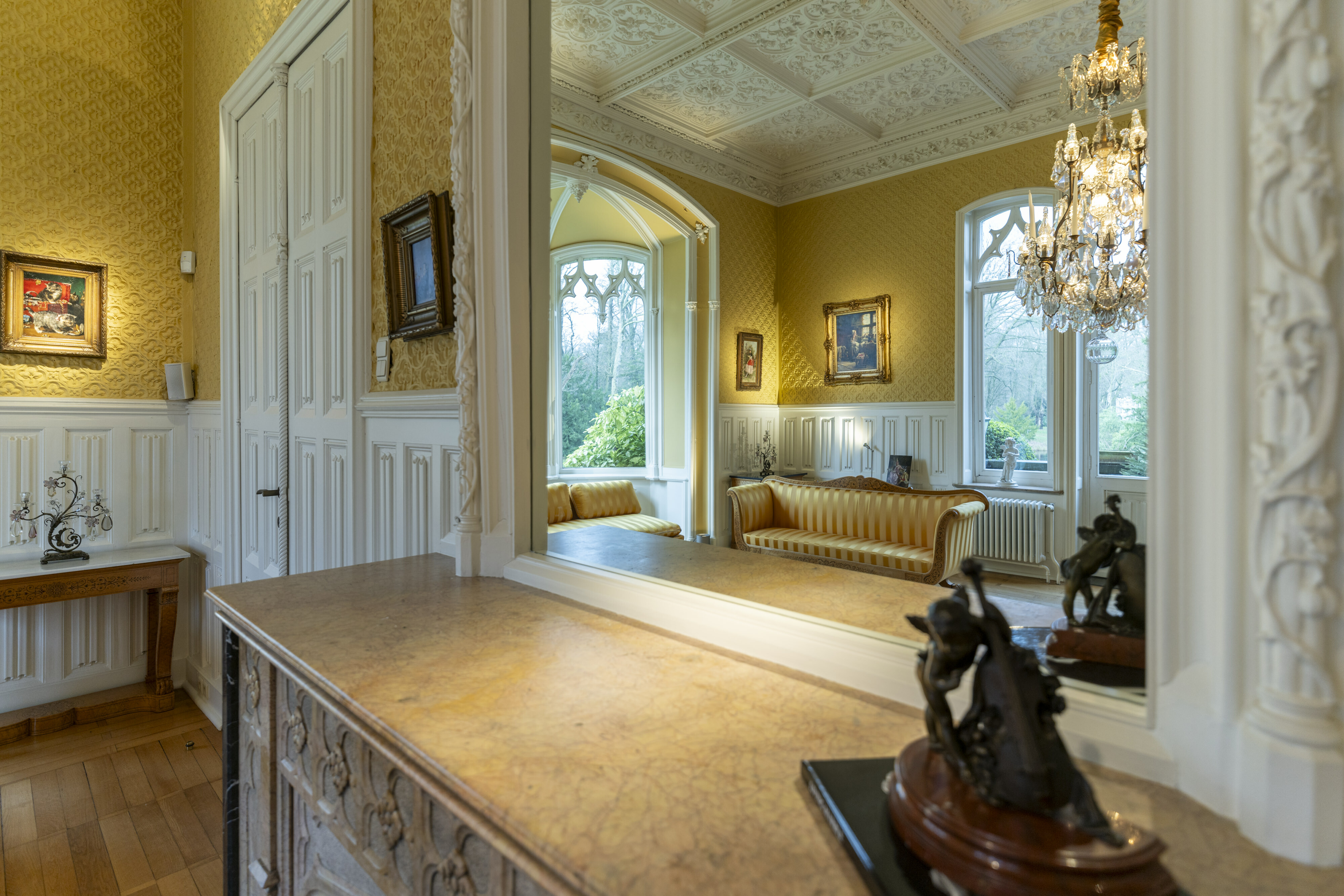 A 13-piece Biedermeier salon set comprising 3 sofas, 8 chairs and 2 footstools with yellow silk upho - Image 11 of 34