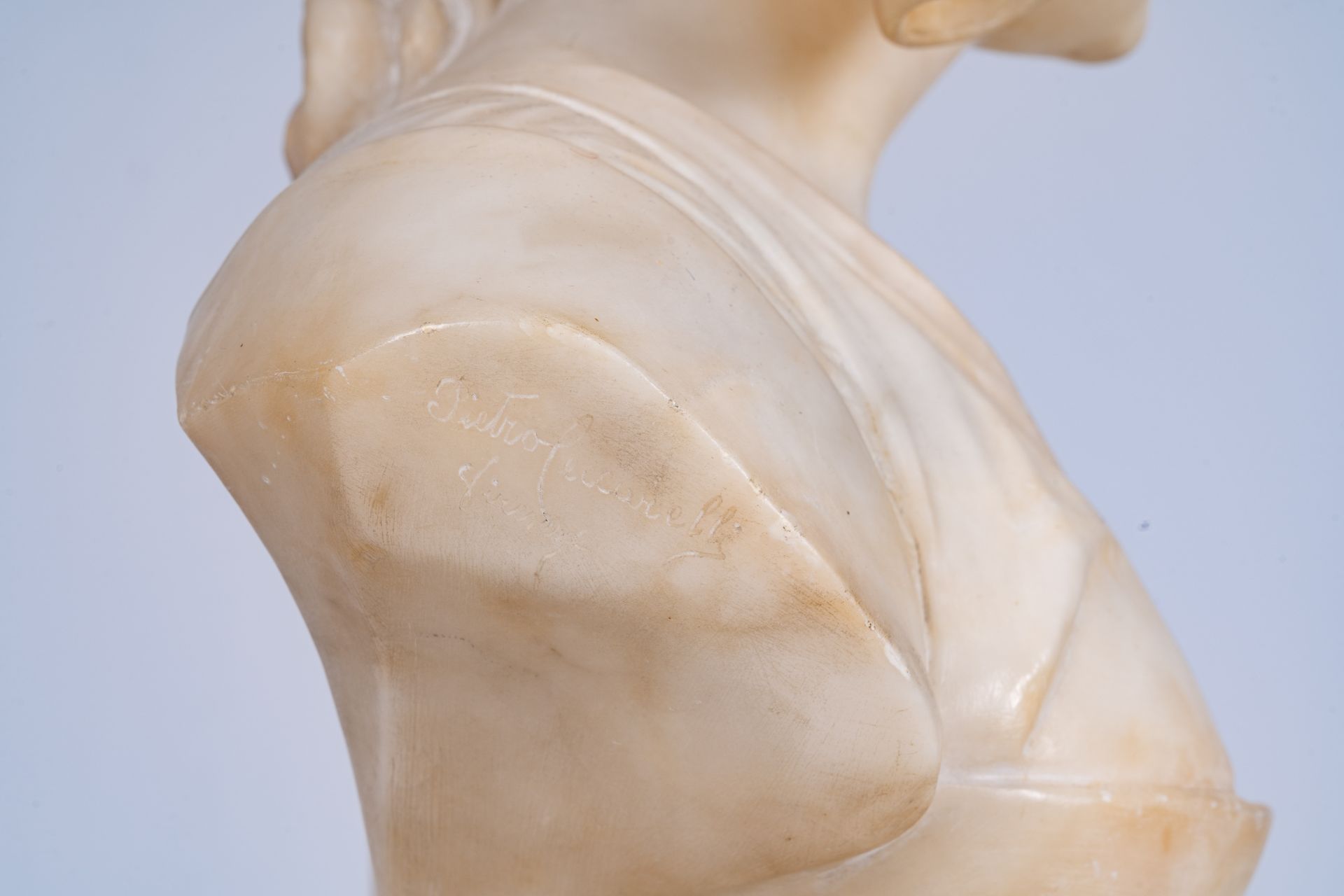 Pietro Ceccarelli (1888-1949): Bust of a lady, alabaster, Firenze - Image 8 of 9
