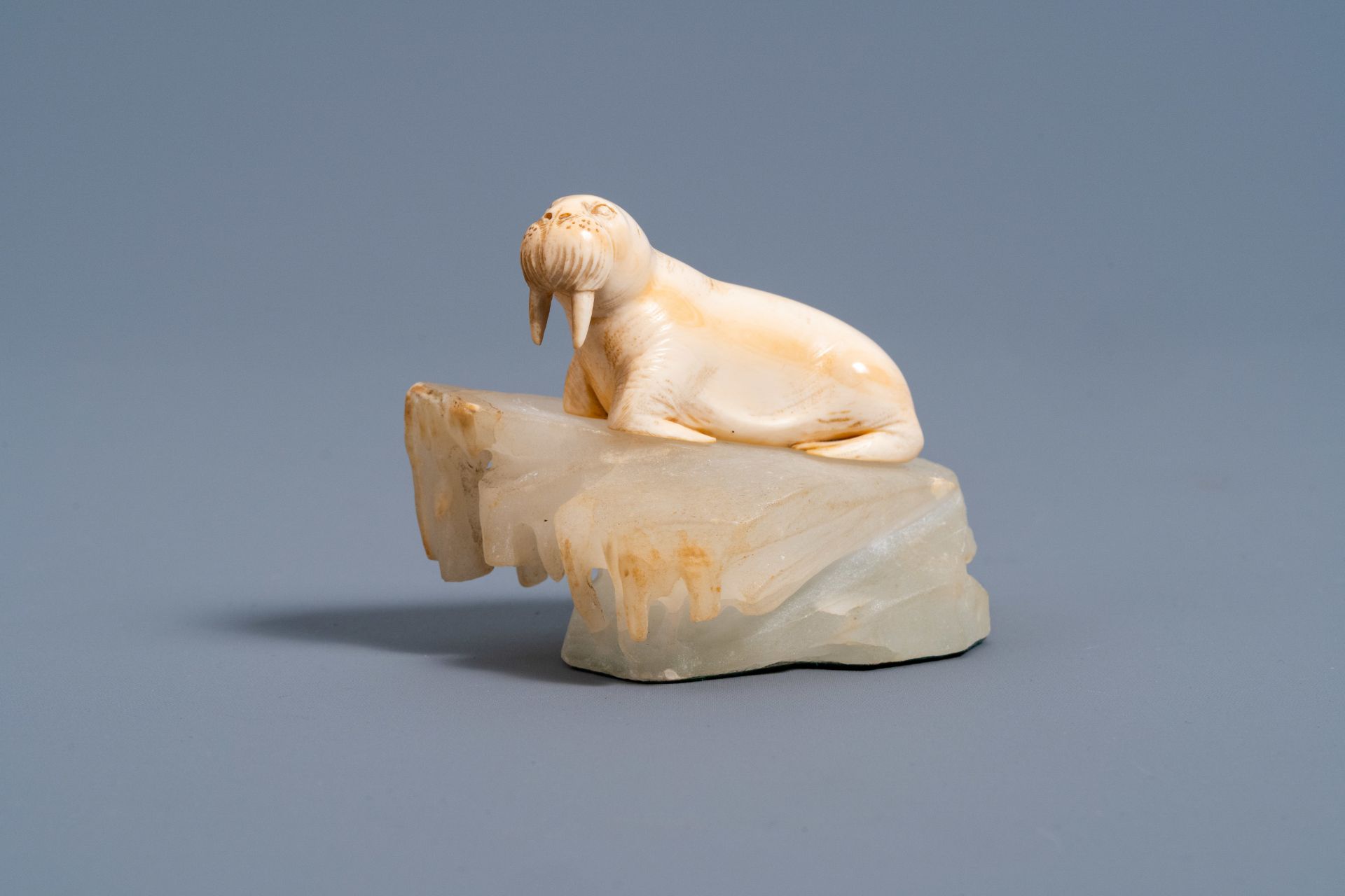 European school: A carved ivory figure of a walrus sitting on a gemstone ice floe, late 19th C. - Image 3 of 11