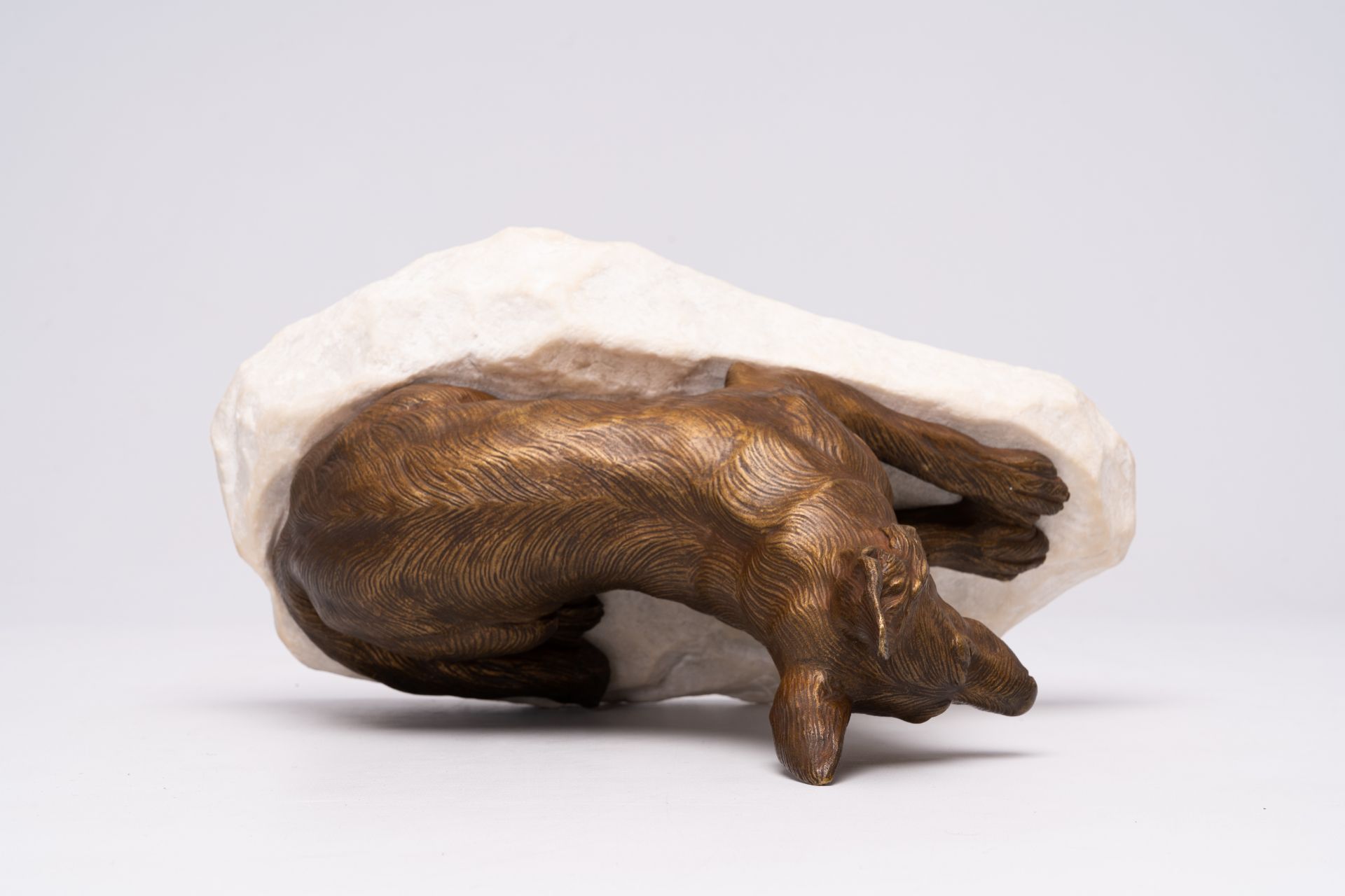 Bartelier (19th/20th C.): Sheepdog, brown patinated bronze on a white marble base - Image 6 of 8