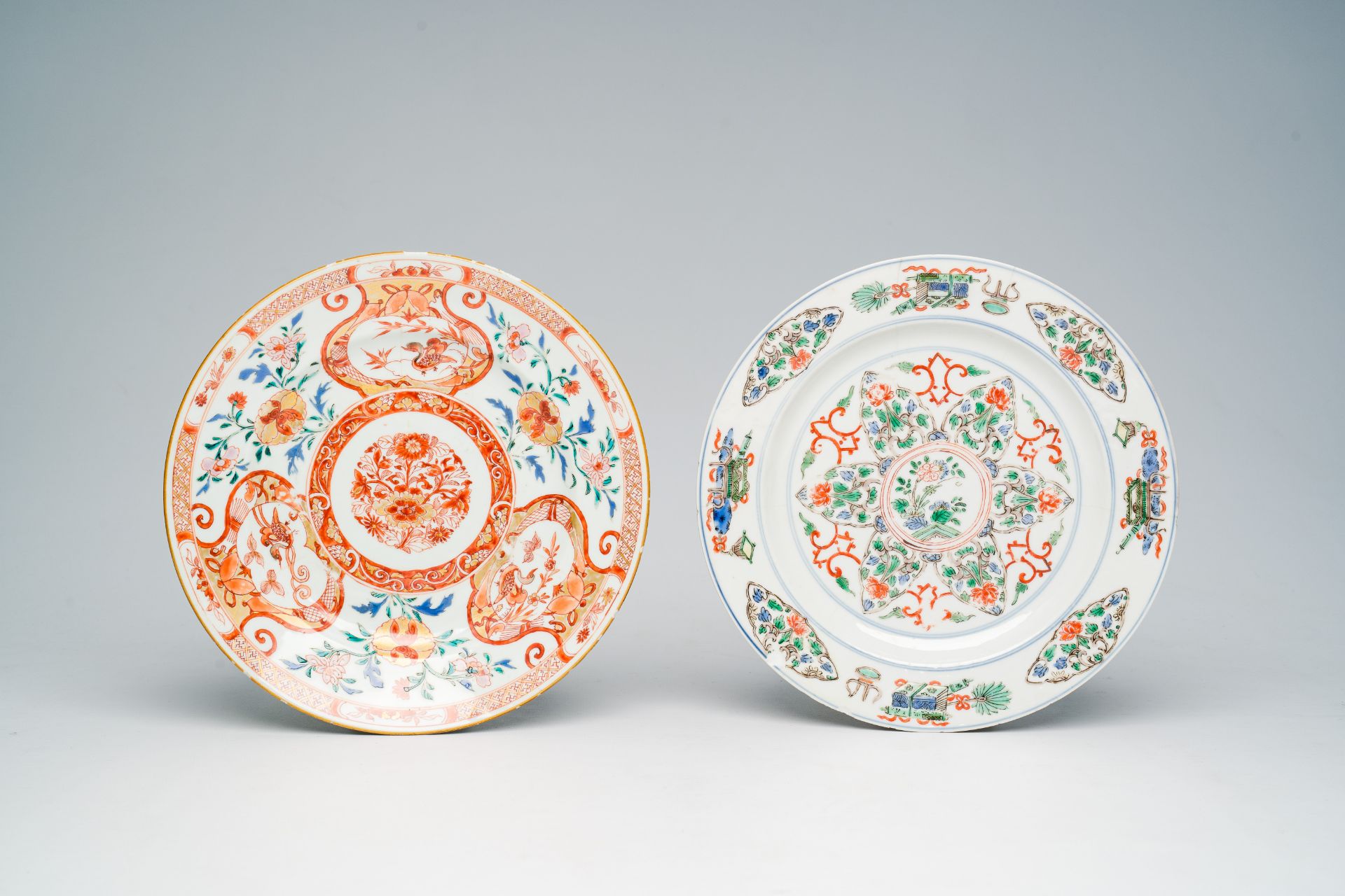 Two Chinese famille verte and iron-red plates with floral design, Kangxi/Yongzheng - Bild 2 aus 16