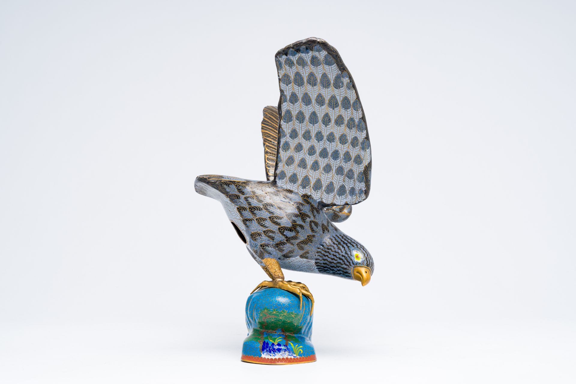 A large Chinese cloisonne model of a hawk, 20th C. - Image 5 of 9