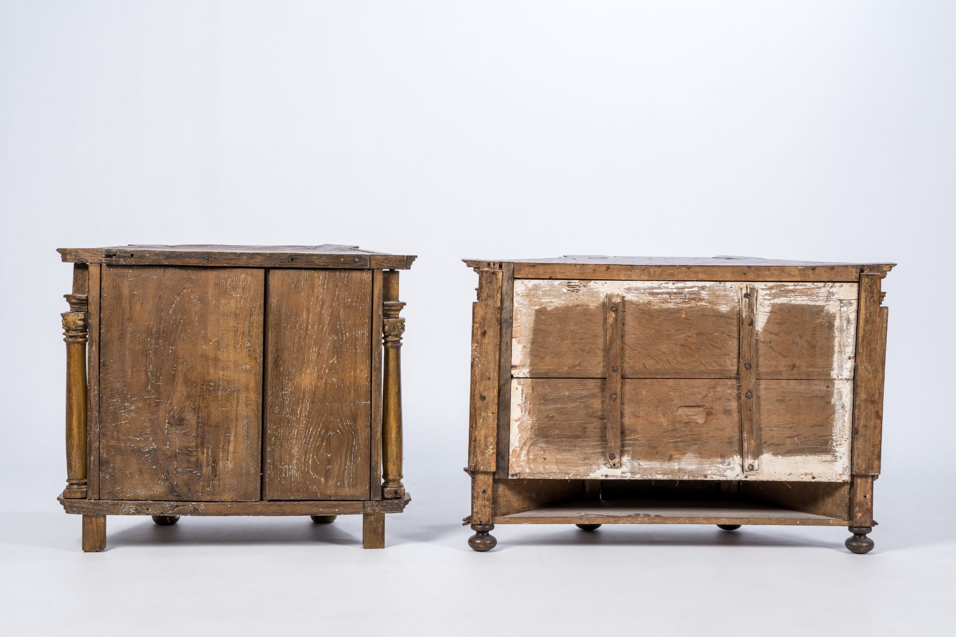 Two Flemish four-cornered wood tabernacles with twisted and Corinthian columns, 17th/18th C. - Image 4 of 8