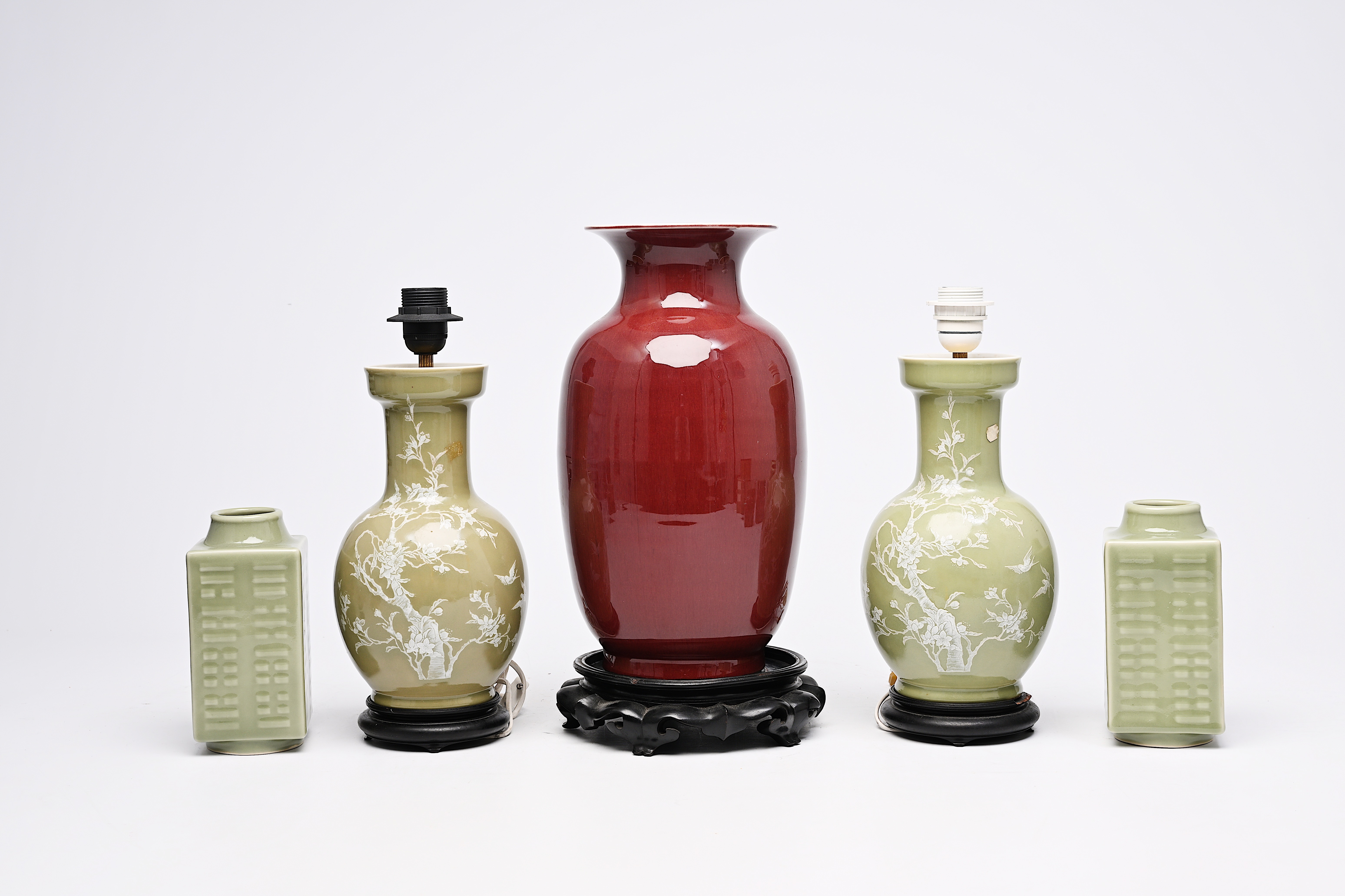 A varied collection of Chinese monochrome porcelain vases, 20th C. - Image 6 of 14