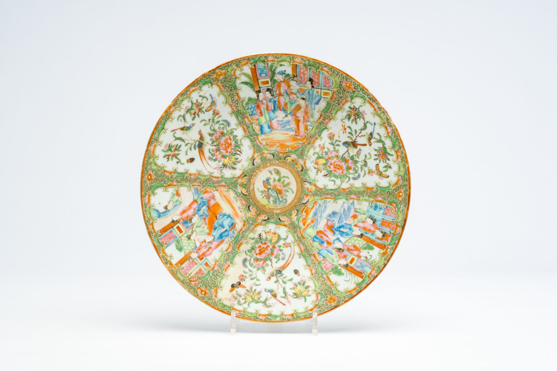 A varied collection of Chinese Canton famille rose porcelain with palace scenes and floral design, 1 - Bild 2 aus 11