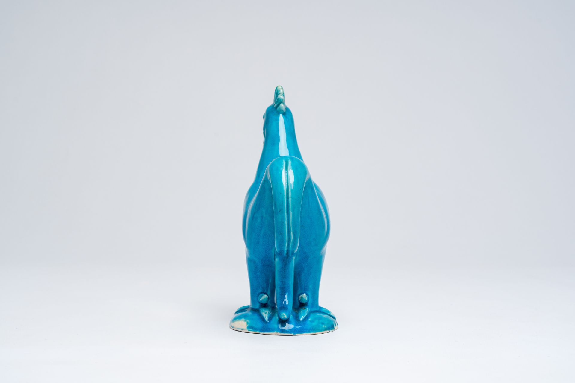 A Chinese turquoise-glazed cadogan 'rooster' ewer or teapot, 19th/20th C. - Image 3 of 7