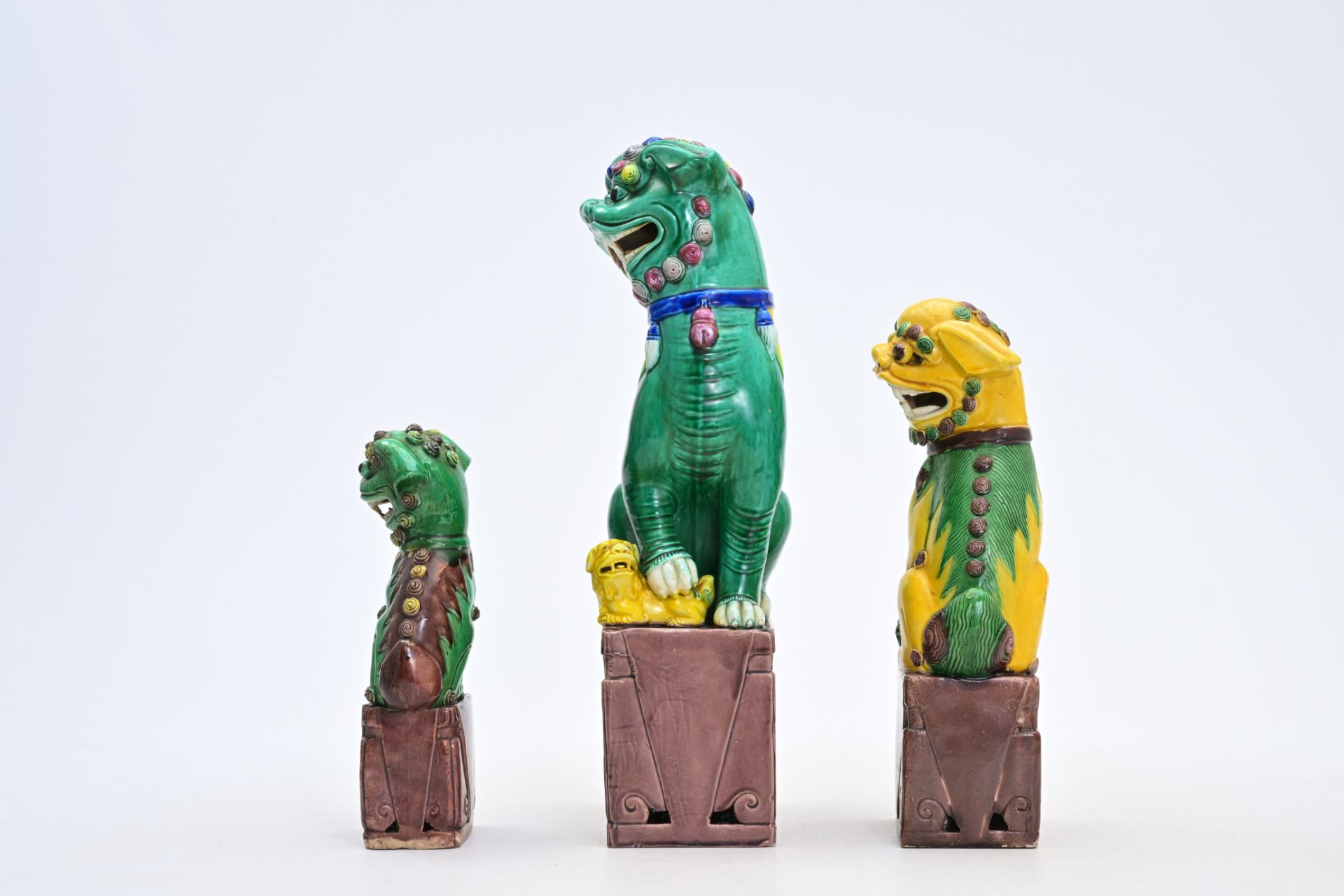 Eight Chinese polychrome models of Buddhist lions, 19th/20th C. - Bild 6 aus 28