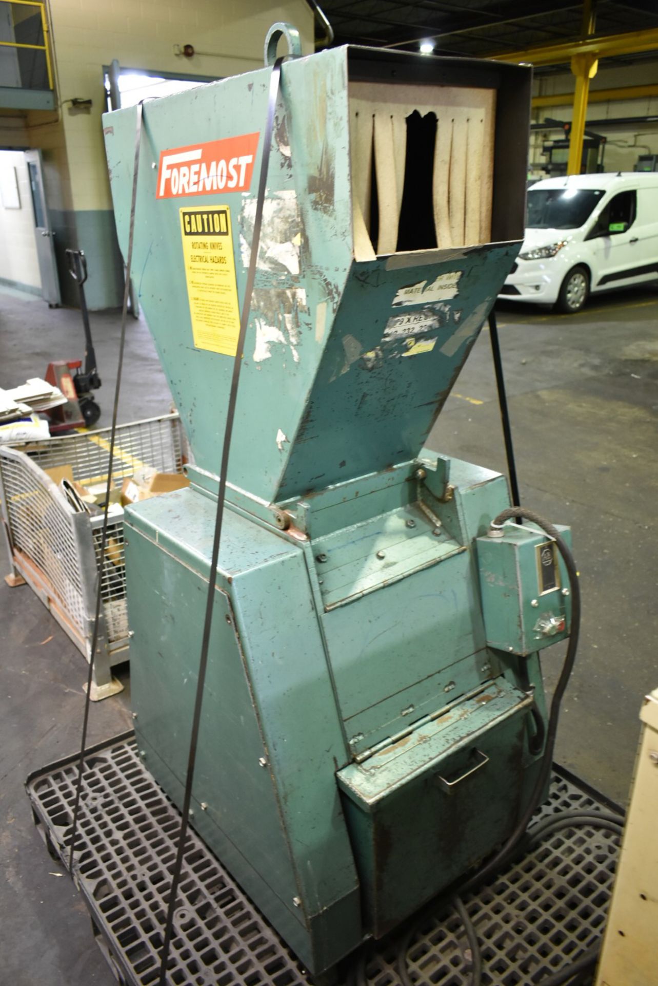 FOREMOST HD2 10HP GRANULATOR S/N: 21330 [RIGGING FEE FOR LOT#129 - $25 USD PLUS APPLICABLE TAXES] - Bild 3 aus 4