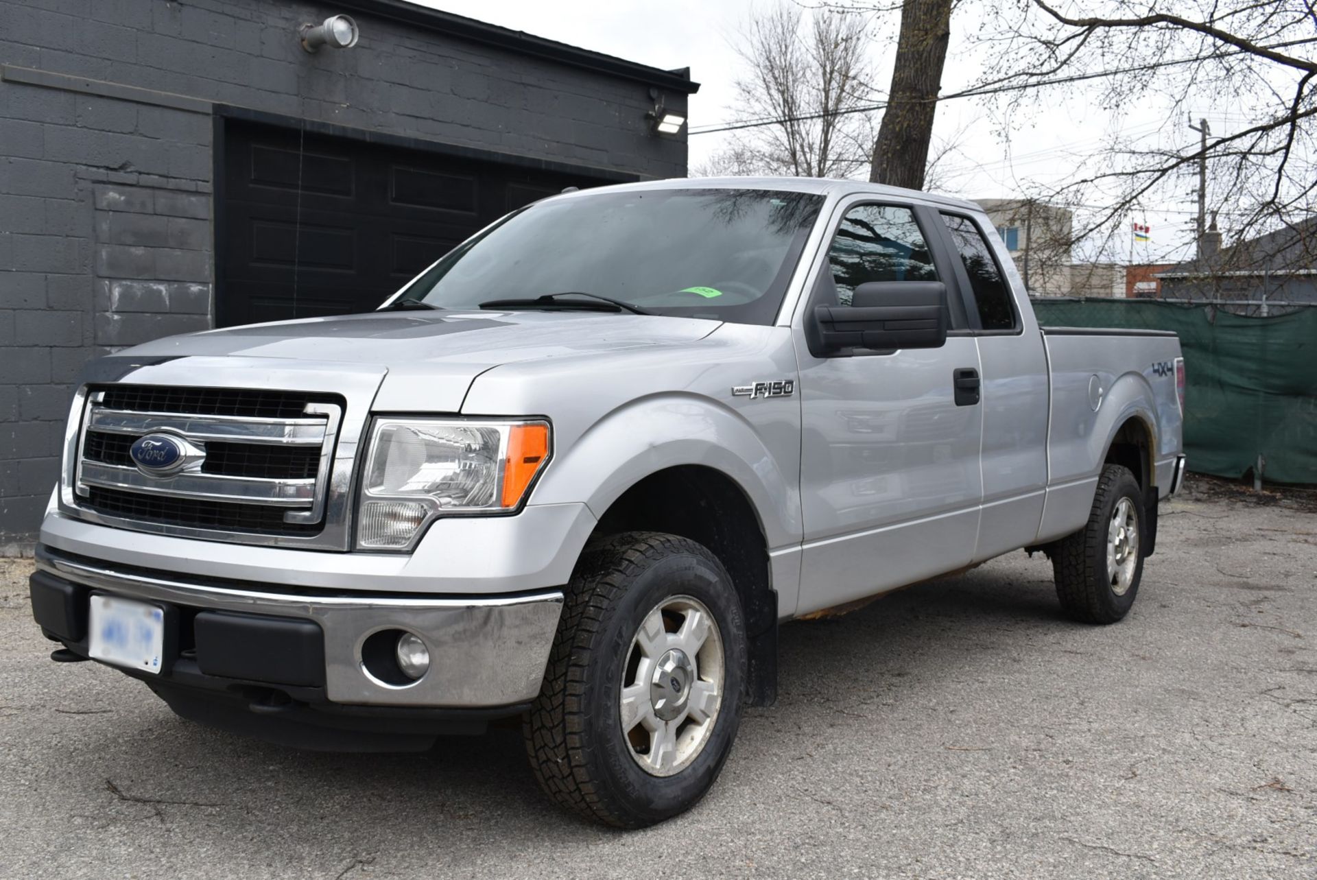 FORD (2014) F150XLT EXTENDED CAB PICKUP TRUCK WITH 3.7 LITER V6 ENGINE, 4X4, AUTO TRANSMISSION,