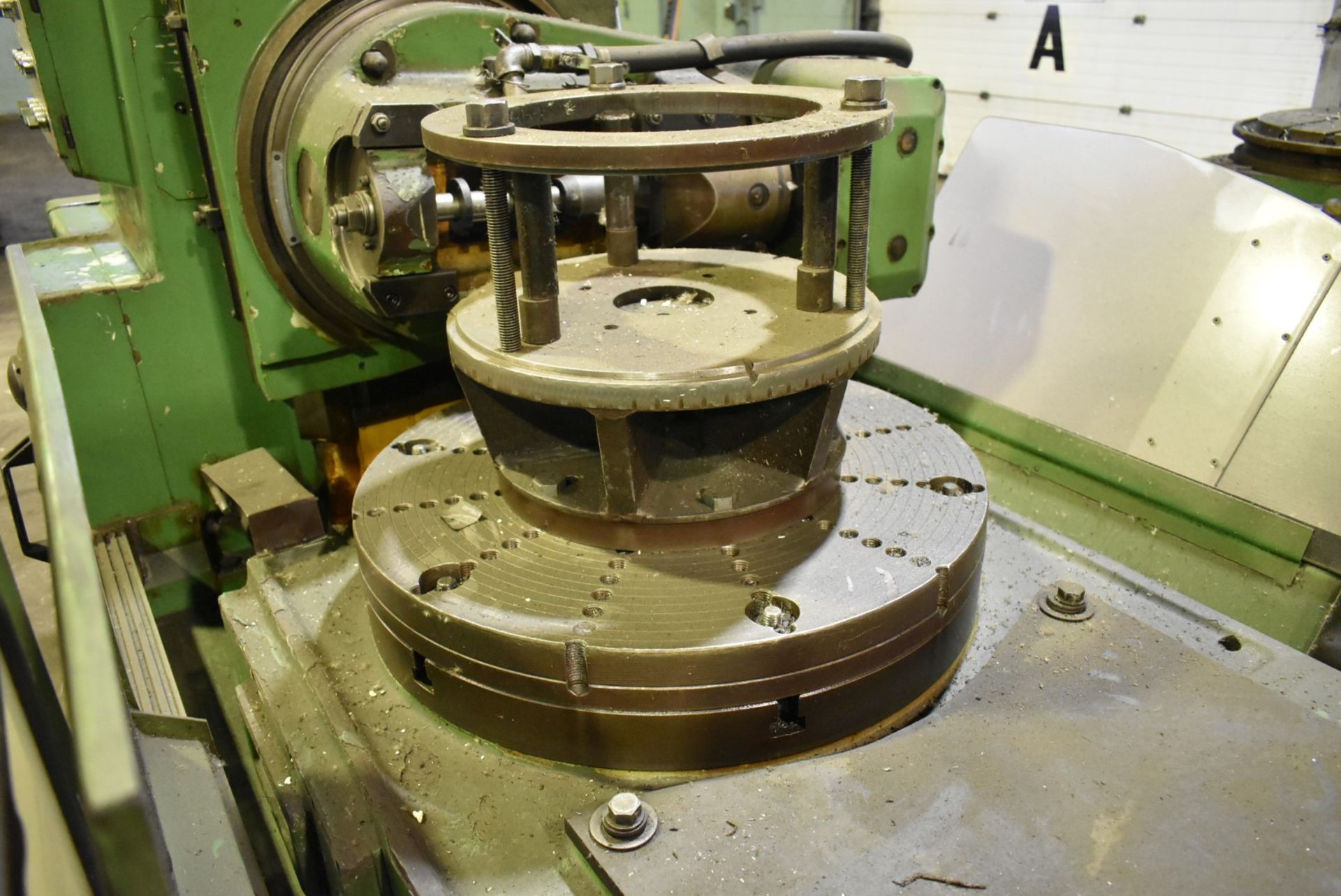 NANJING YN3180 HORIZONTAL GEAR HOBBER WITH 31" MAX. WORKPIECE DIAMETER, 0.39" MAX. HOBBING - Image 3 of 4