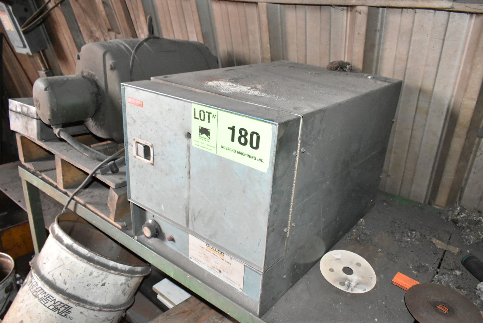 GULLCO MODEL 125 ELECTRODE STABILIZING OVEN WITH 550 DEG. F MAX. TEMPERATURE, S/N: N/A