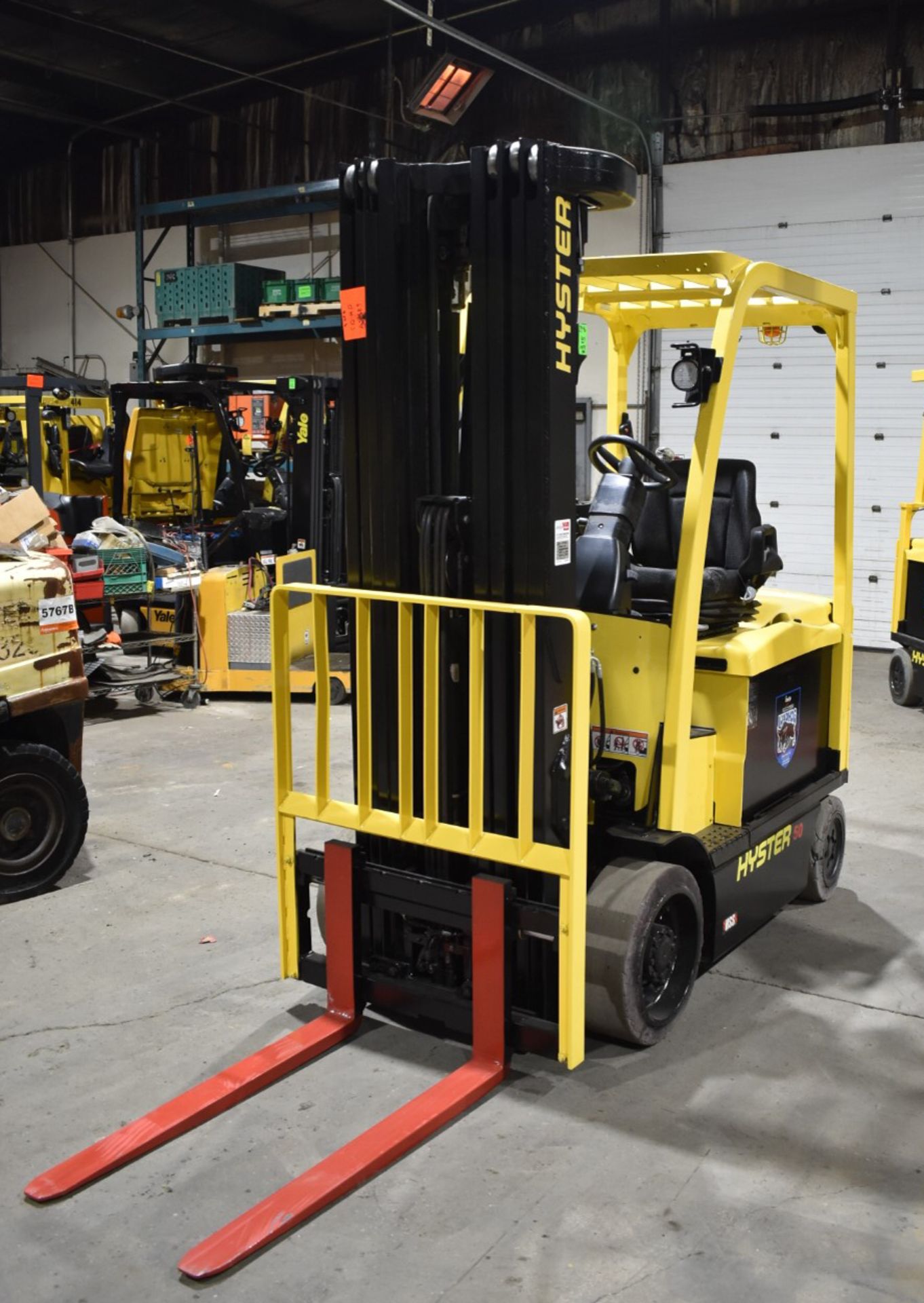 HYSTER (2018) E50XN-33 ELECTRIC FORKLIFT WITH 4400LBS CAPACITY, 48V BATTERY, 276.2"" MAX LIFT