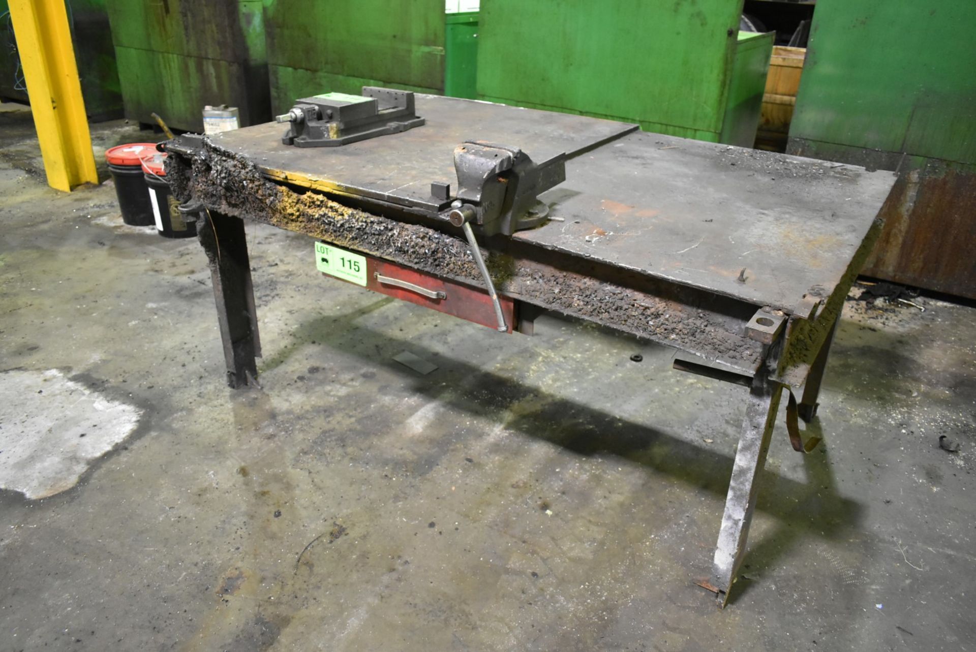 WELDING TABLE WITH 6" VISE