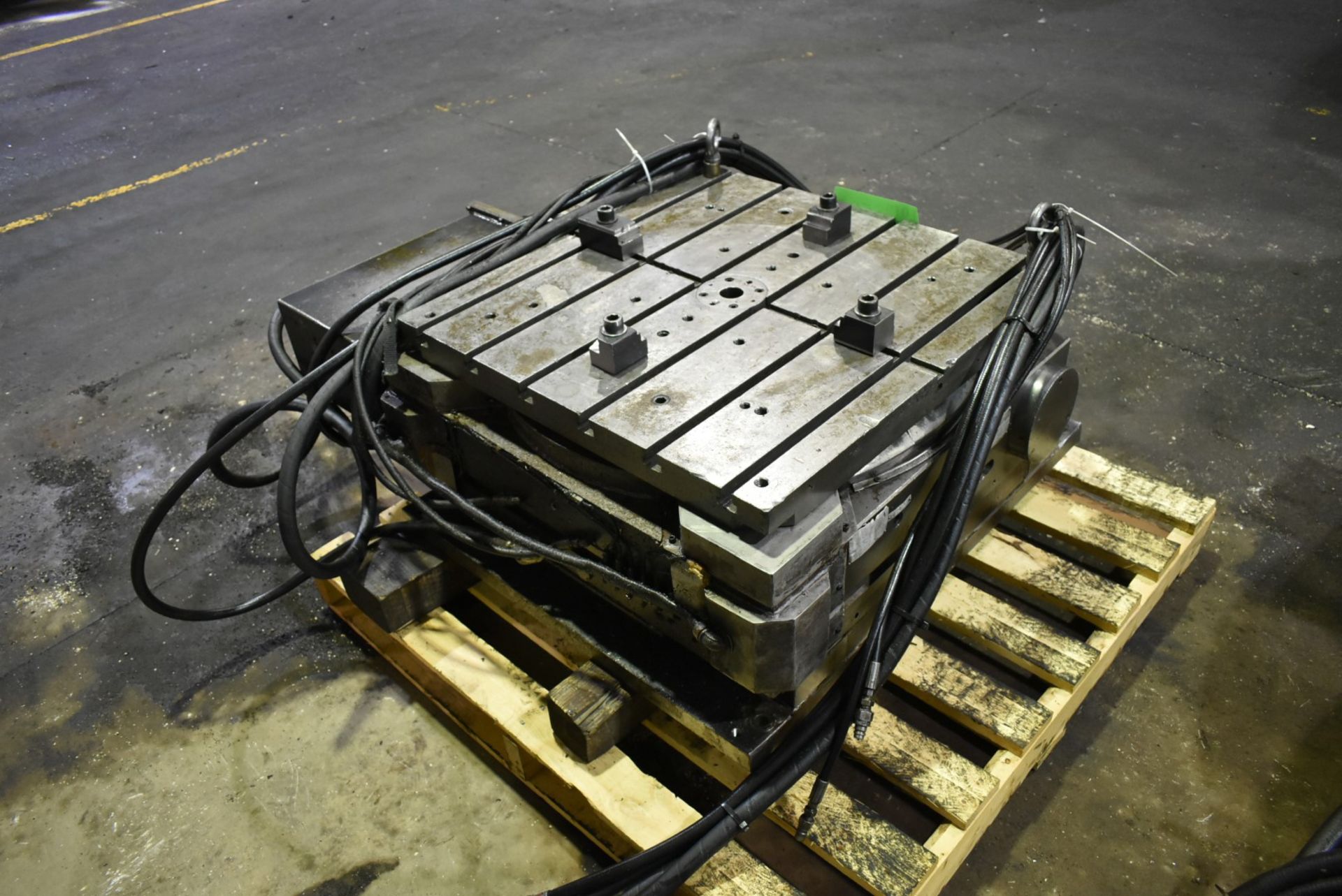 T-SLOT 30"X30" HYDRAULIC AUXILIARY TURN TABLE, S/N: N/A [RIGGING FEE FOR LOT#52 - $35 USD PLUS - Image 2 of 3